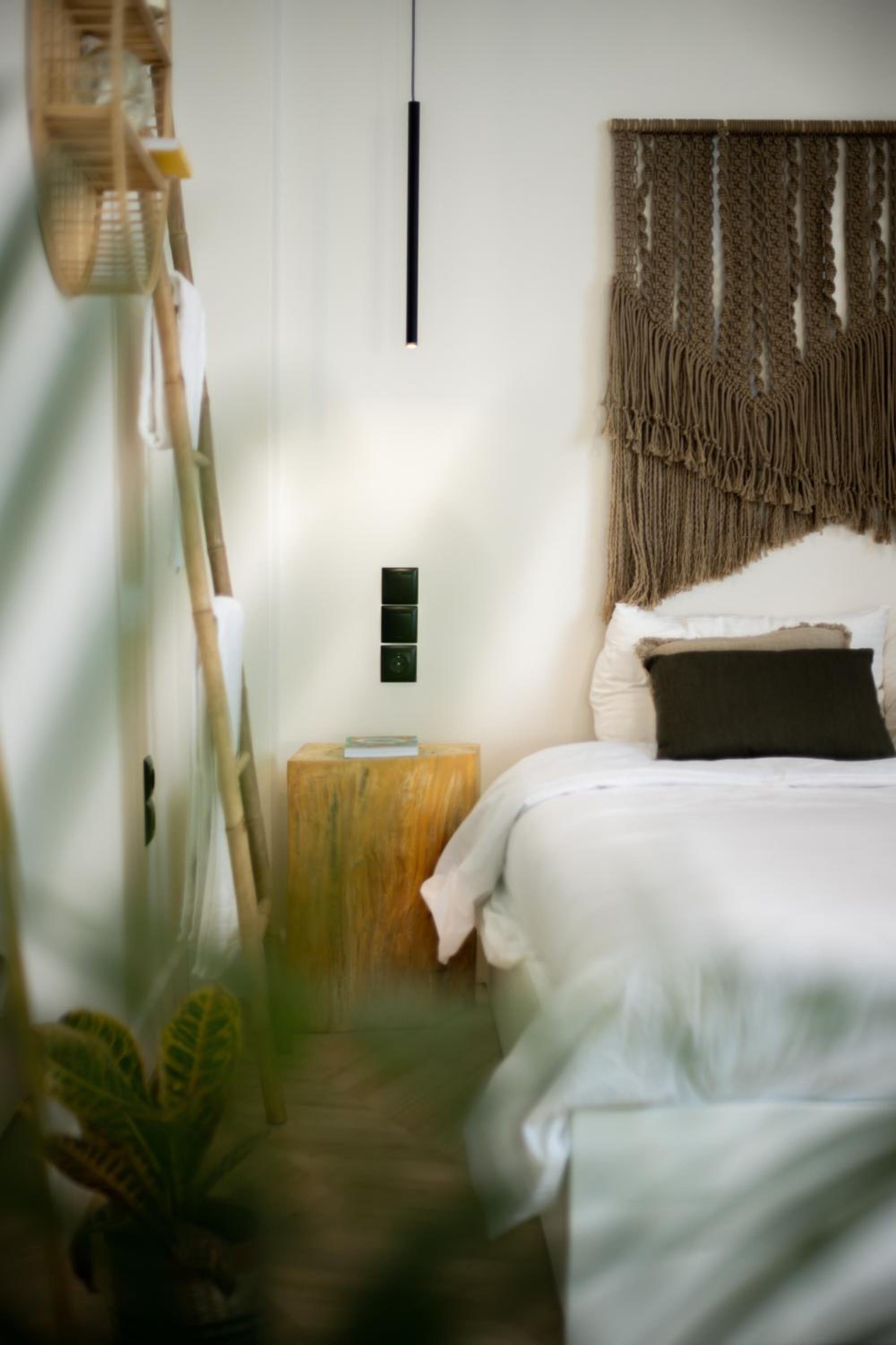 One-Bedroom Apartment - Photo 7