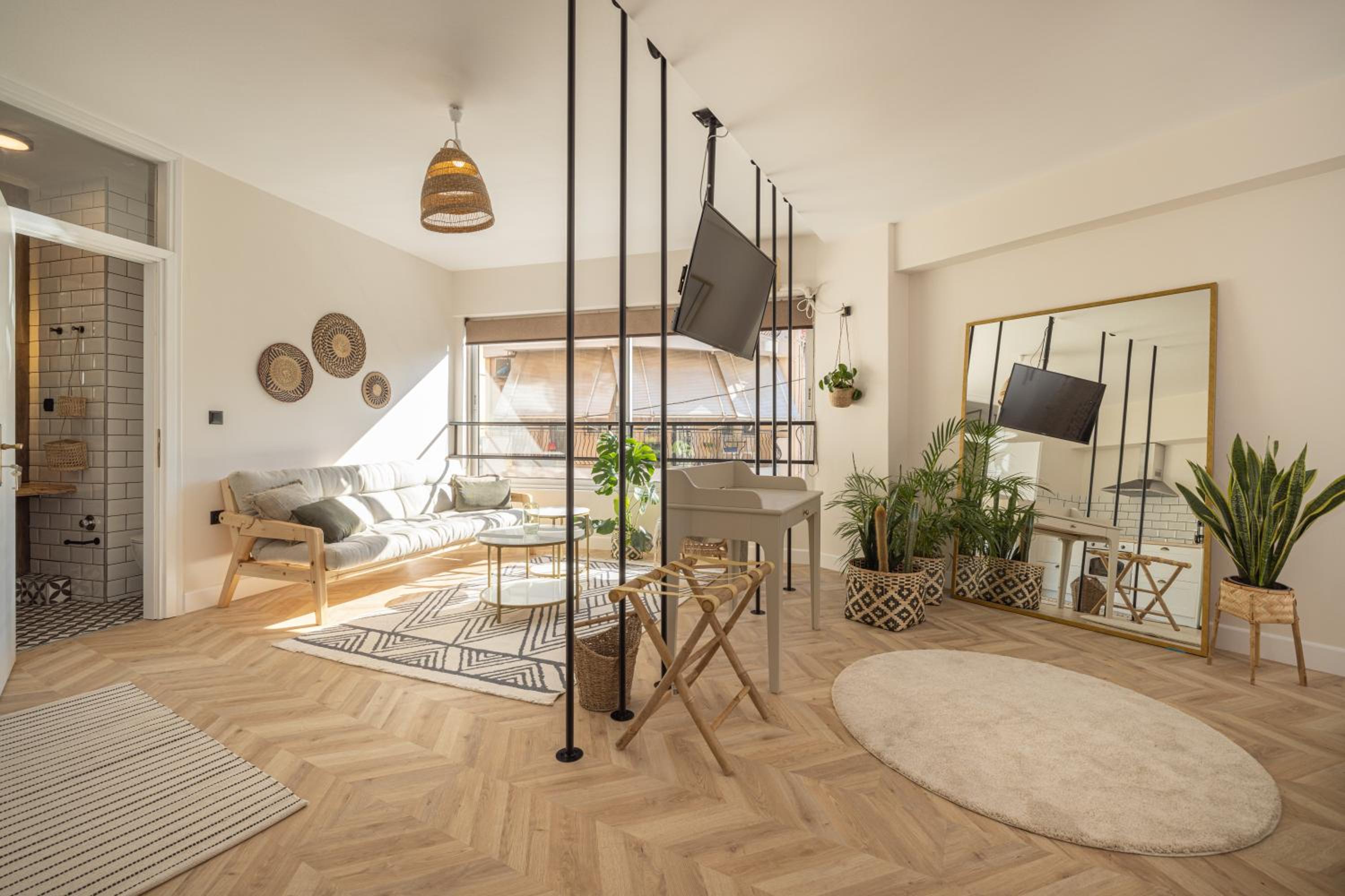 One-Bedroom Apartment - Photo 14