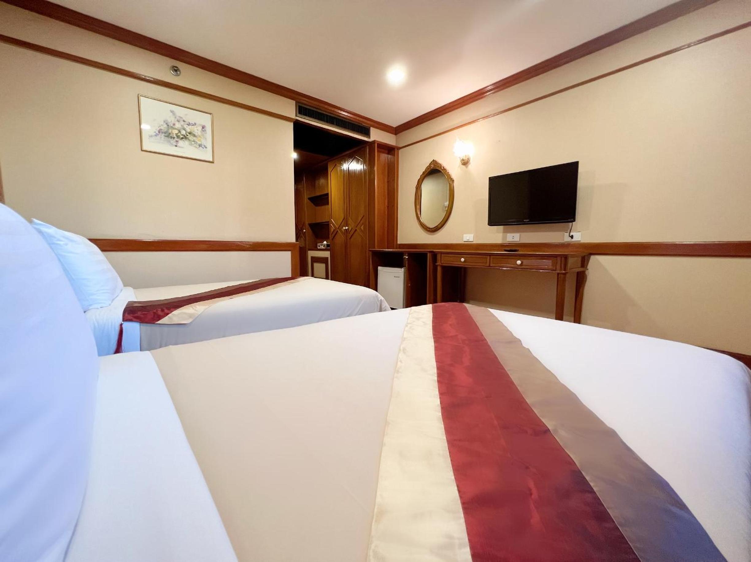 Standard Twin Room photo 2