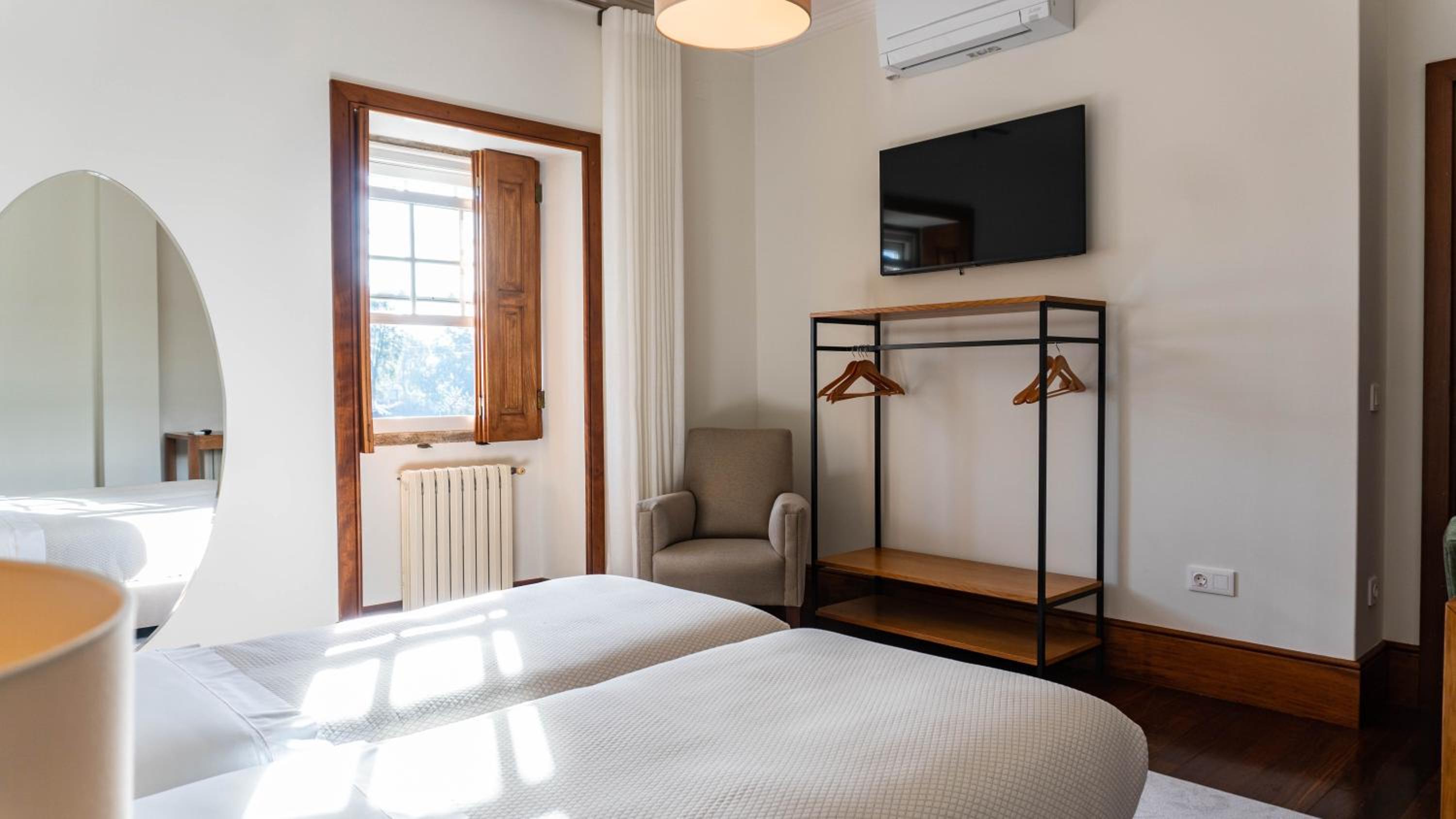 Deluxe Double or Twin Room photo 2