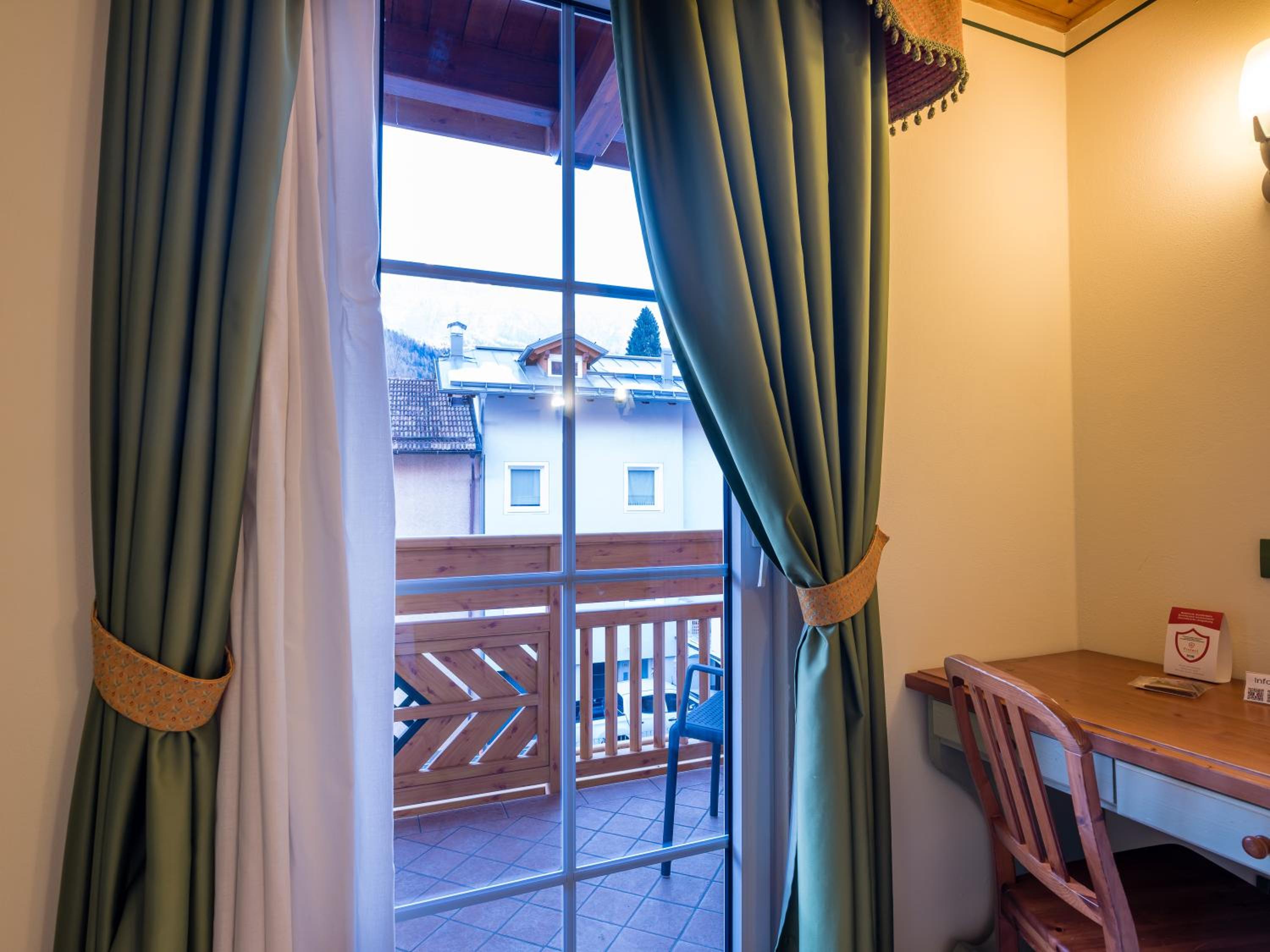 Comfort Triple Room (2 Adult + 1 Child)  - Photo 2