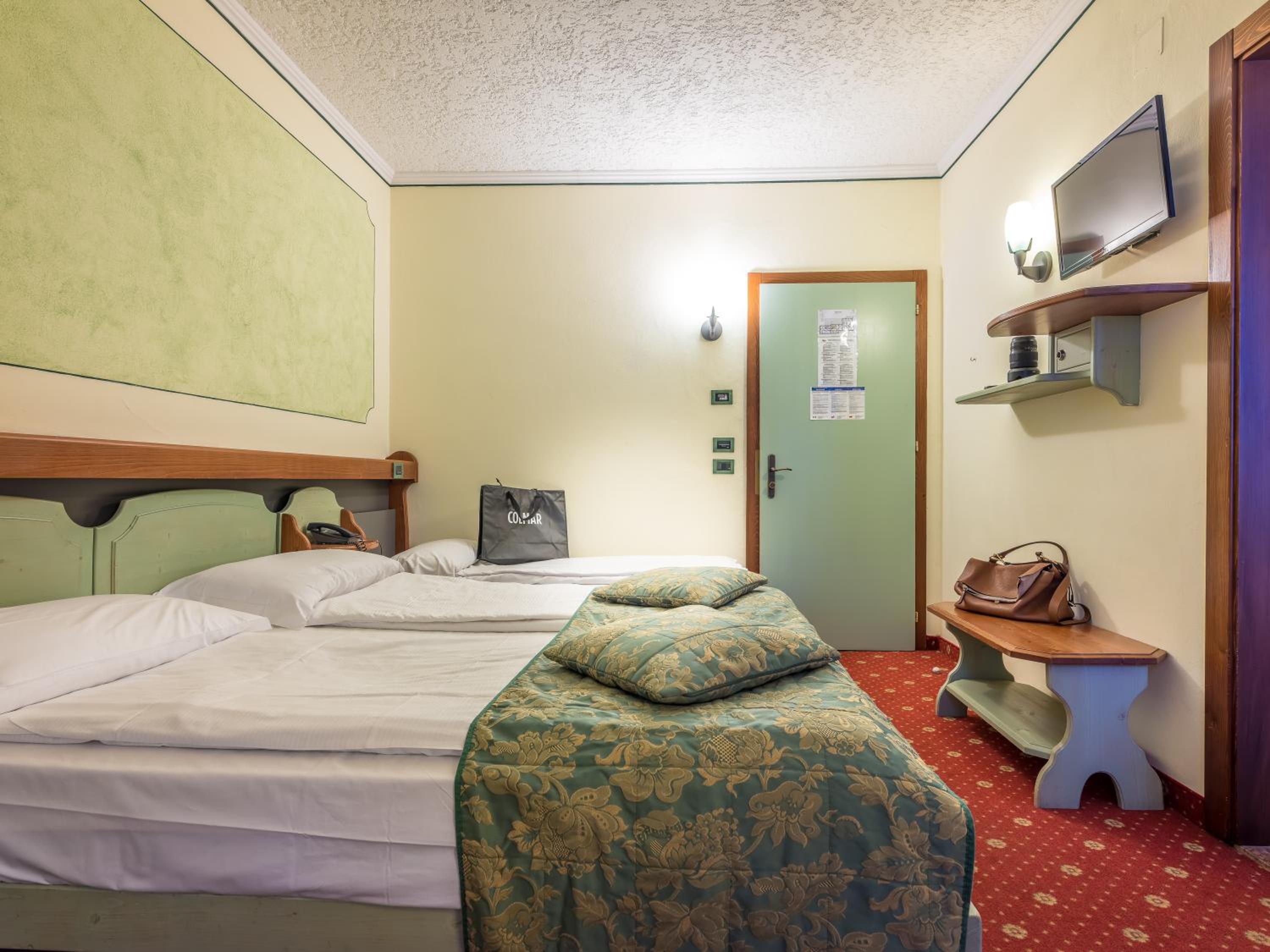 Comfort Triple Room (2 Adult + 1 Child)  - Photo 3