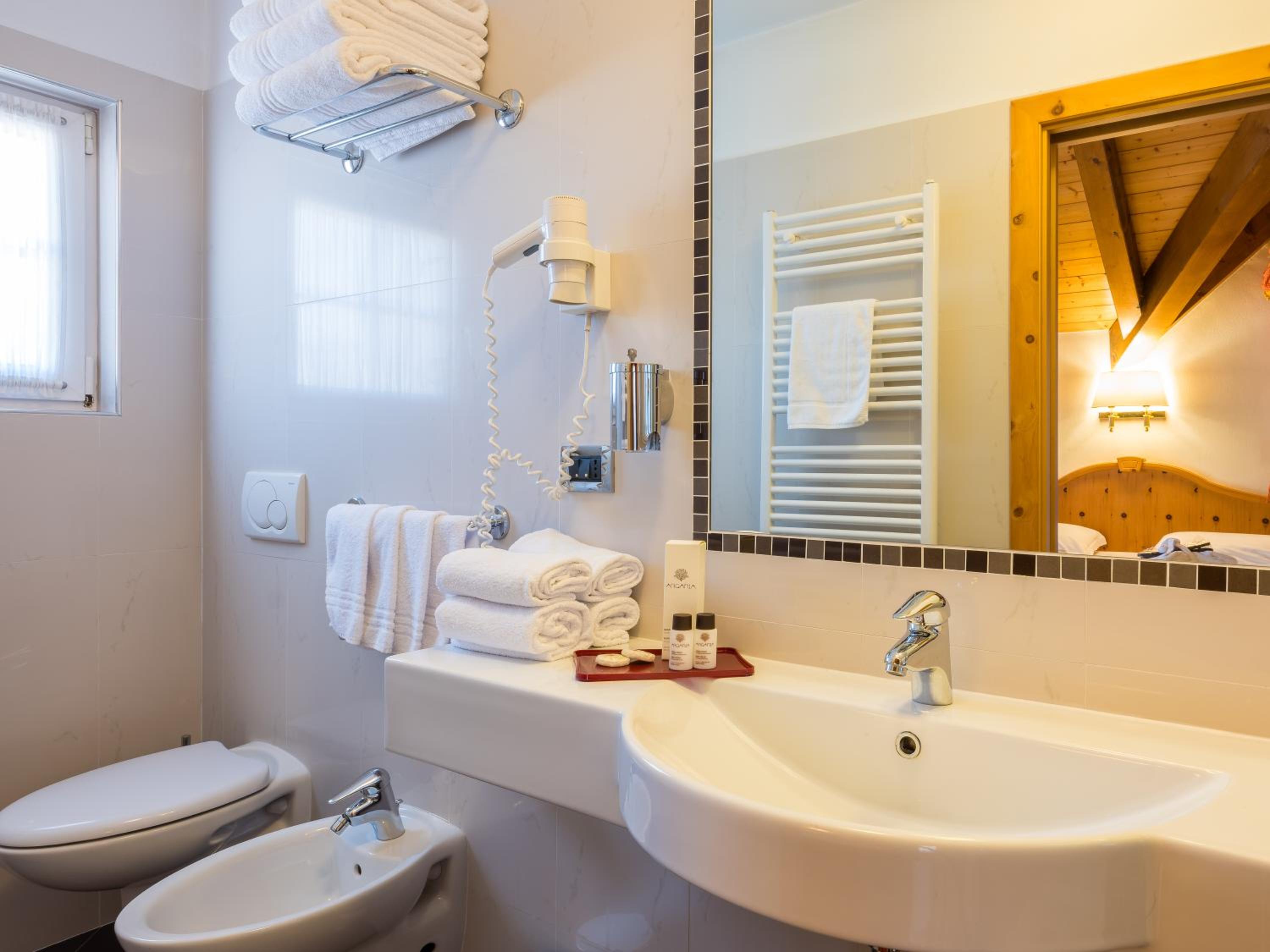 Superior Double or Twin Room with Balcony - Photo 7