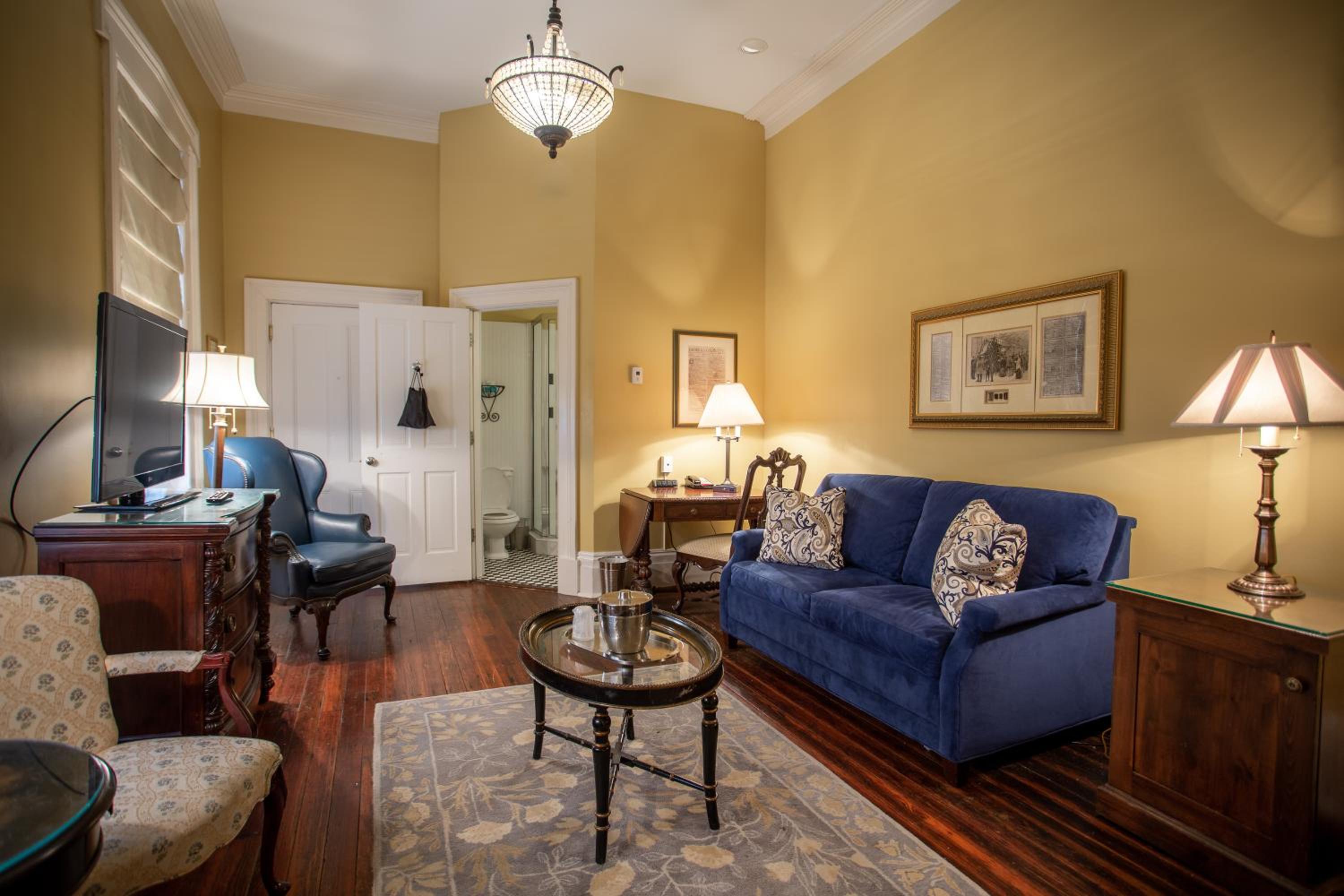 Courtyard Suite