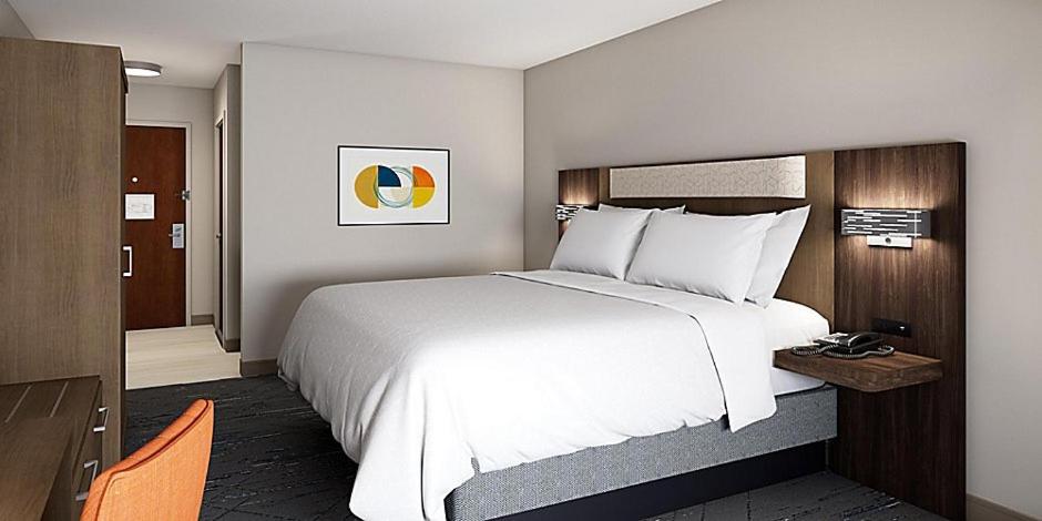 Standard King Room - Photo 46