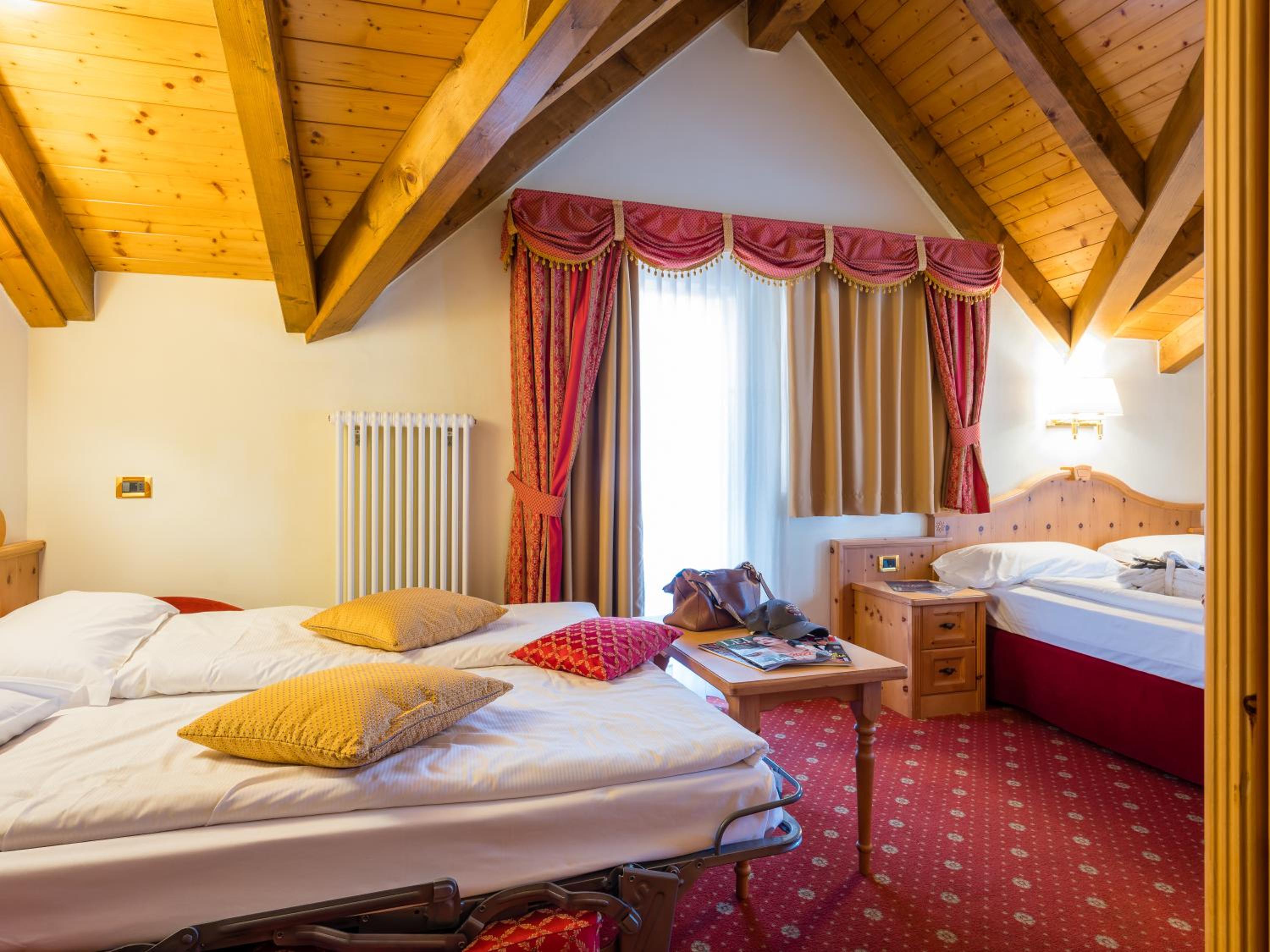 Superior Quadruple Room - Photo 7