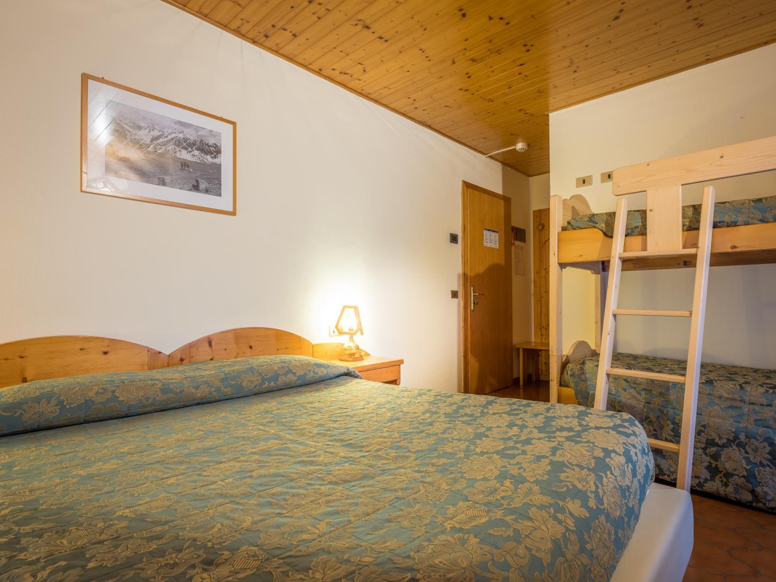 Standard Quadruple Room (2 Adult + 2 Children) photo 3