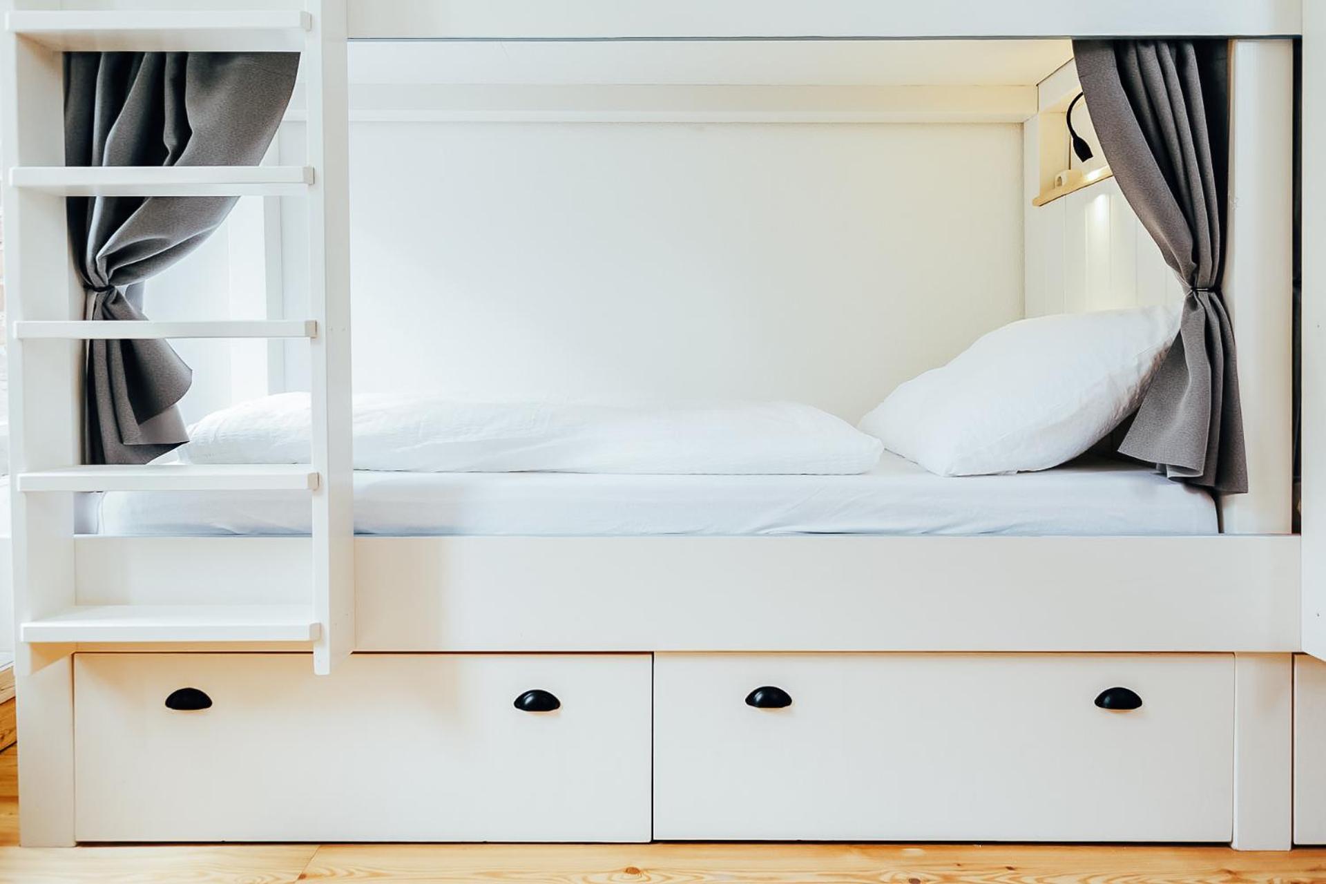 Bed in 6-Bed Dormitory Room photo 3