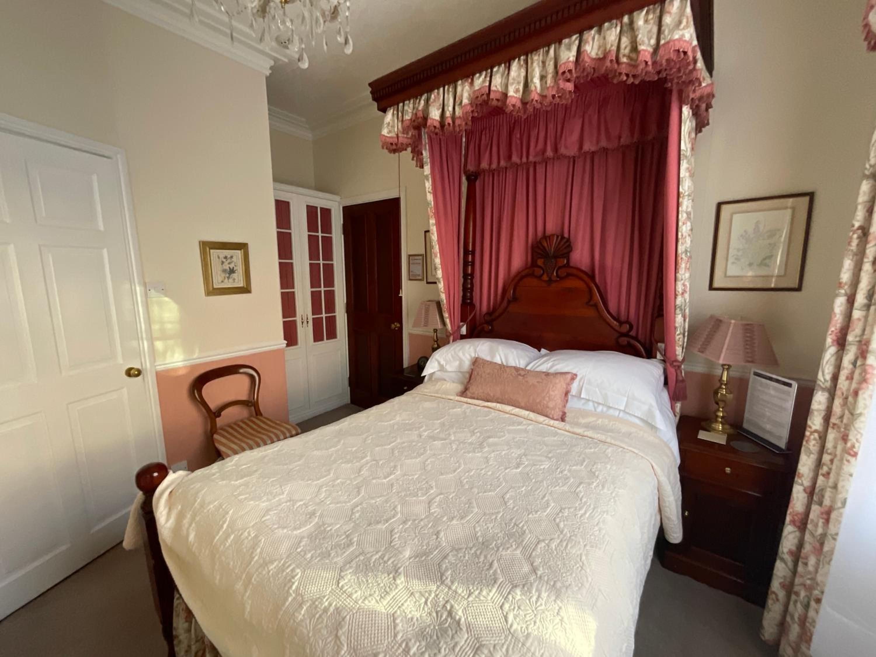 Small Double Room photo 2