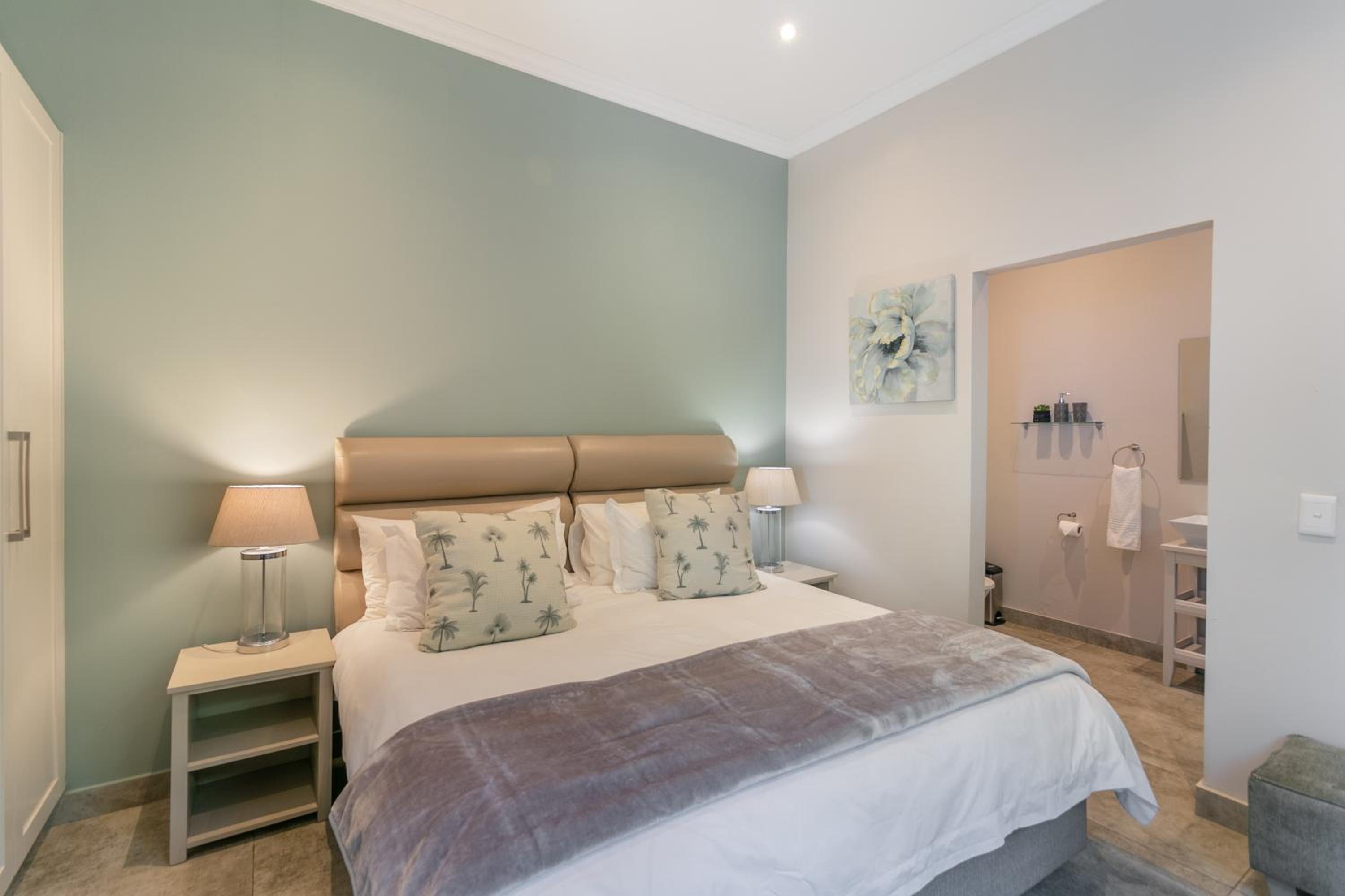 Apartment with Sea View - Photo 8