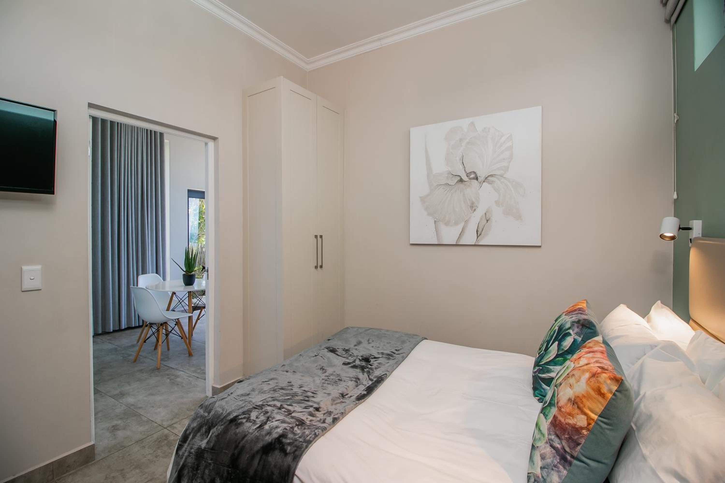 Apartment with Sea View - Photo 4