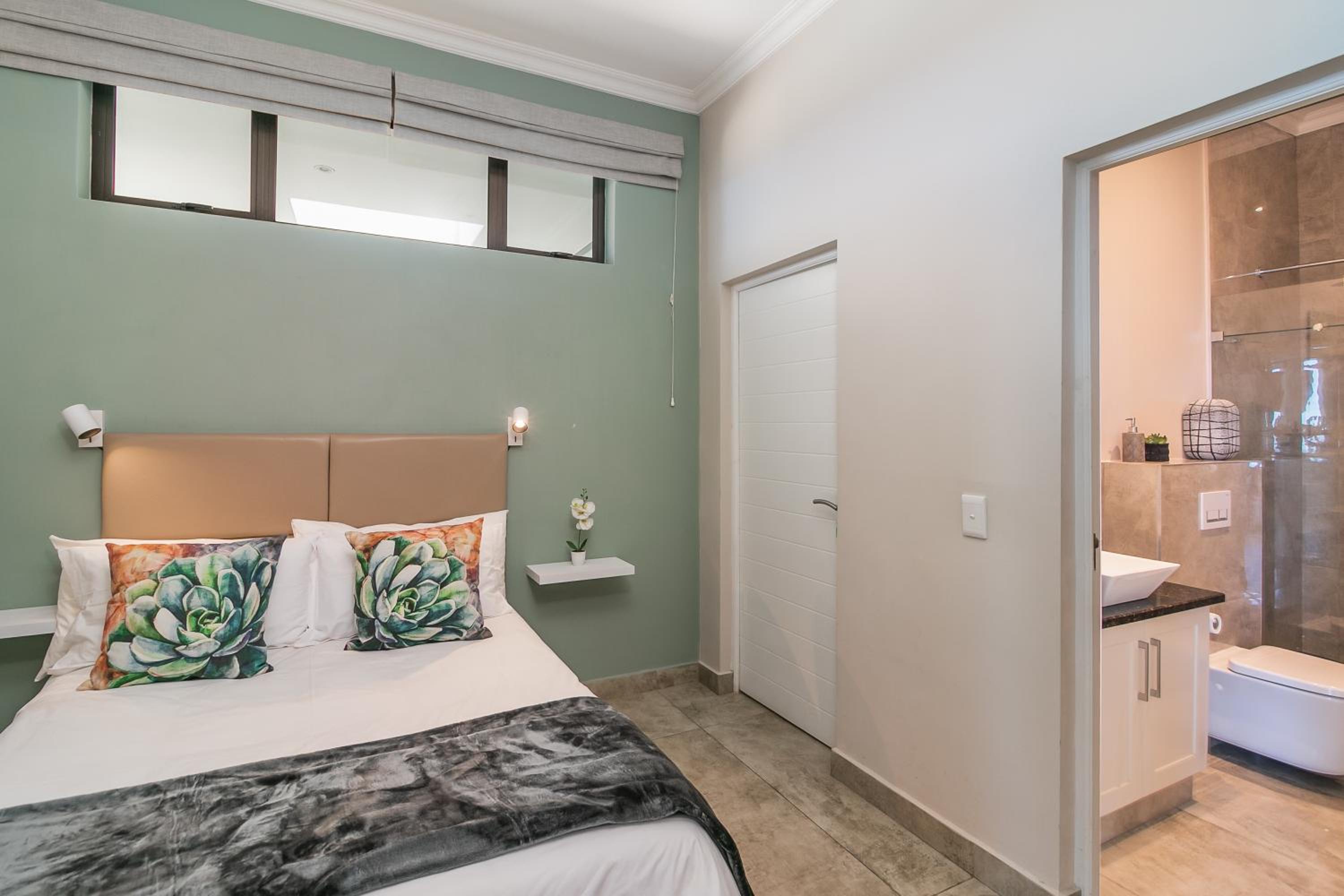 Apartment with Sea View - Photo 1