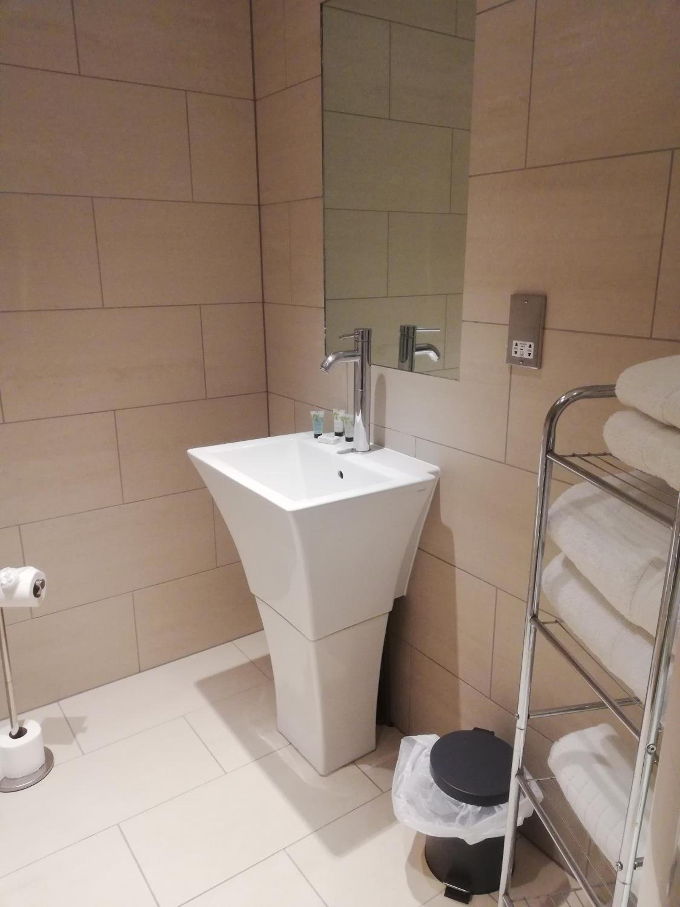 Suite with Bath - Photo 5