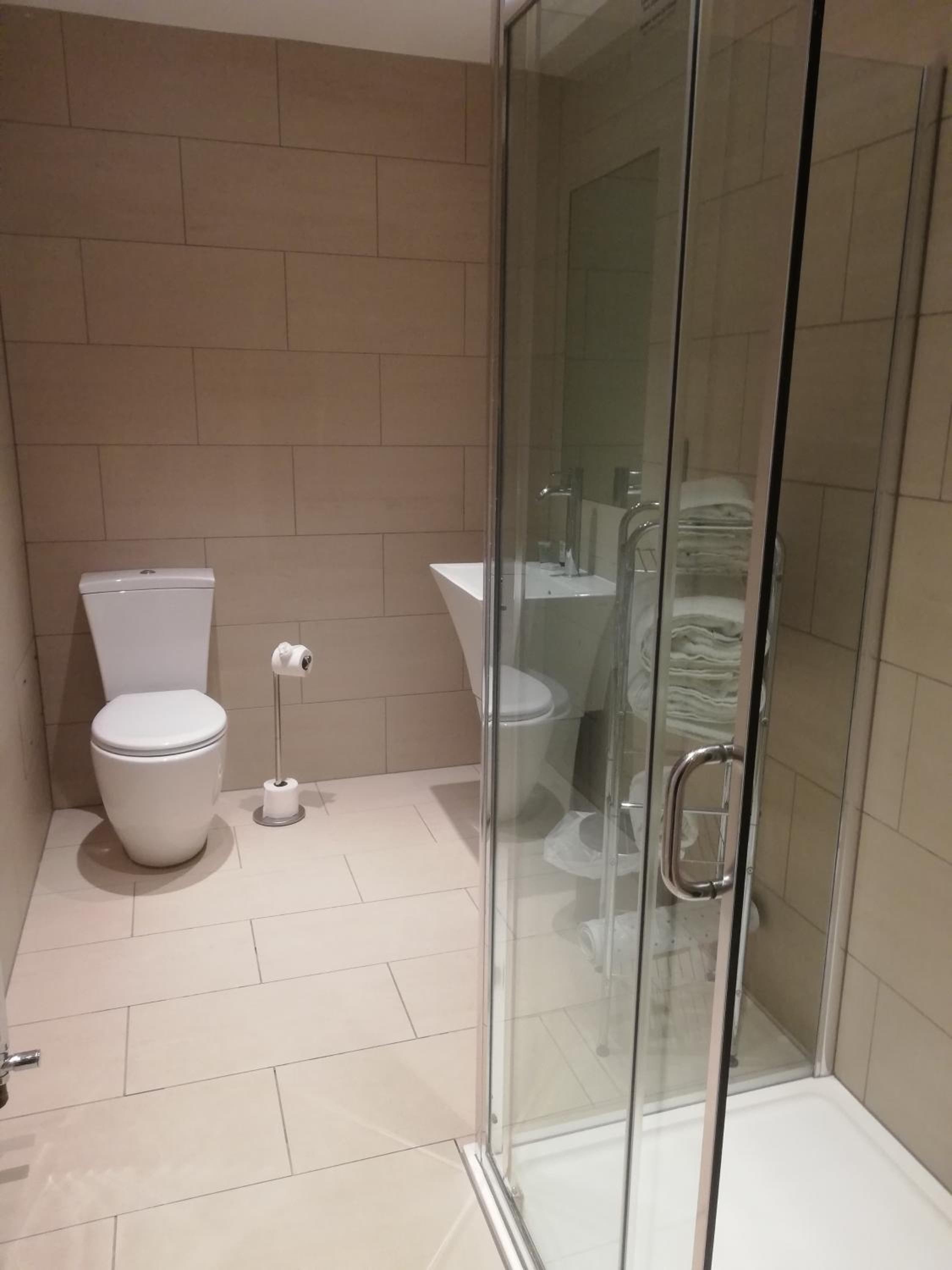Suite with Bath - Photo 4