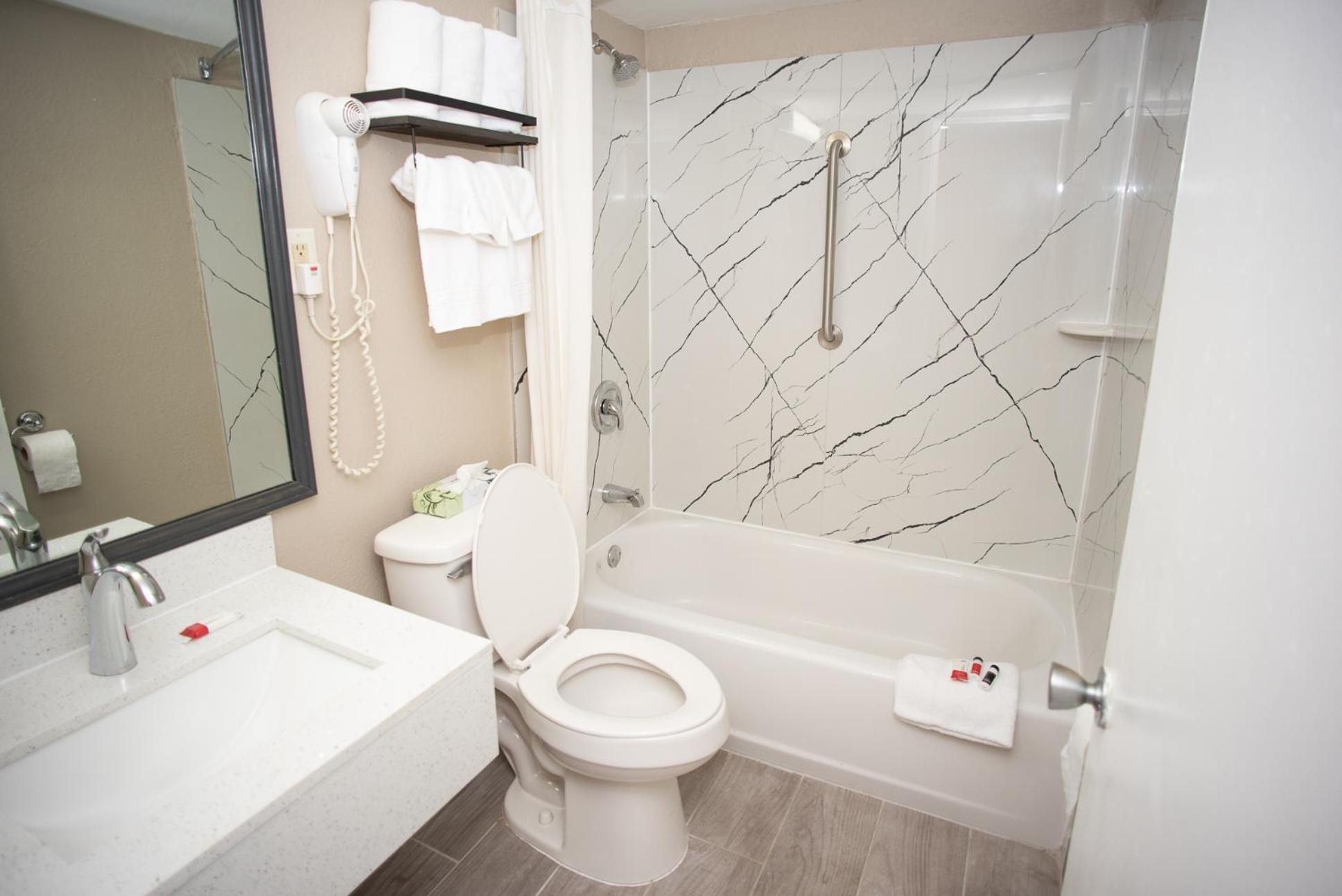 King Room - Mobility Access/Non-Smoking photo 2