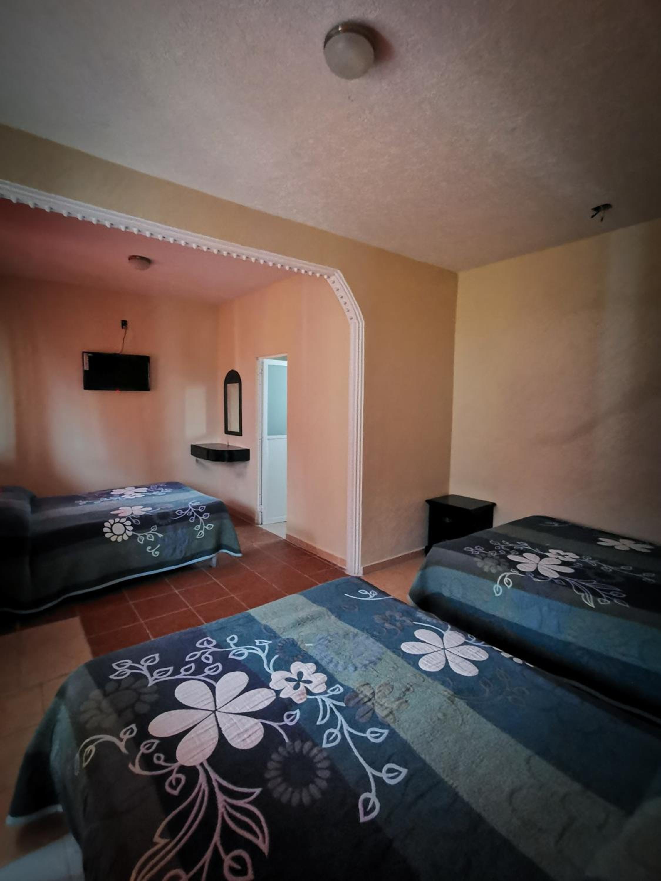Standard Triple Room - Photo 1