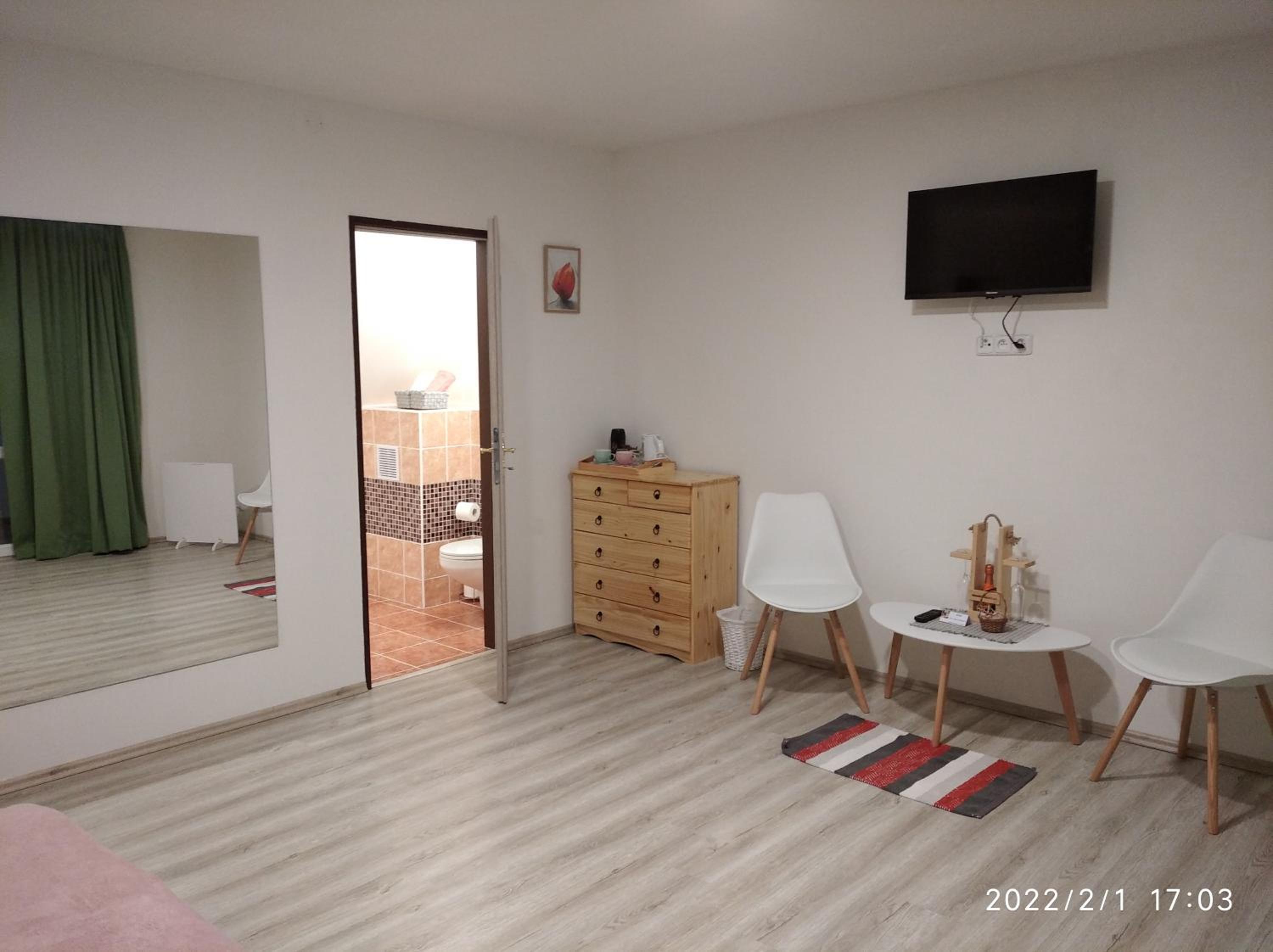 Double Room with Private Bathroom photo 2