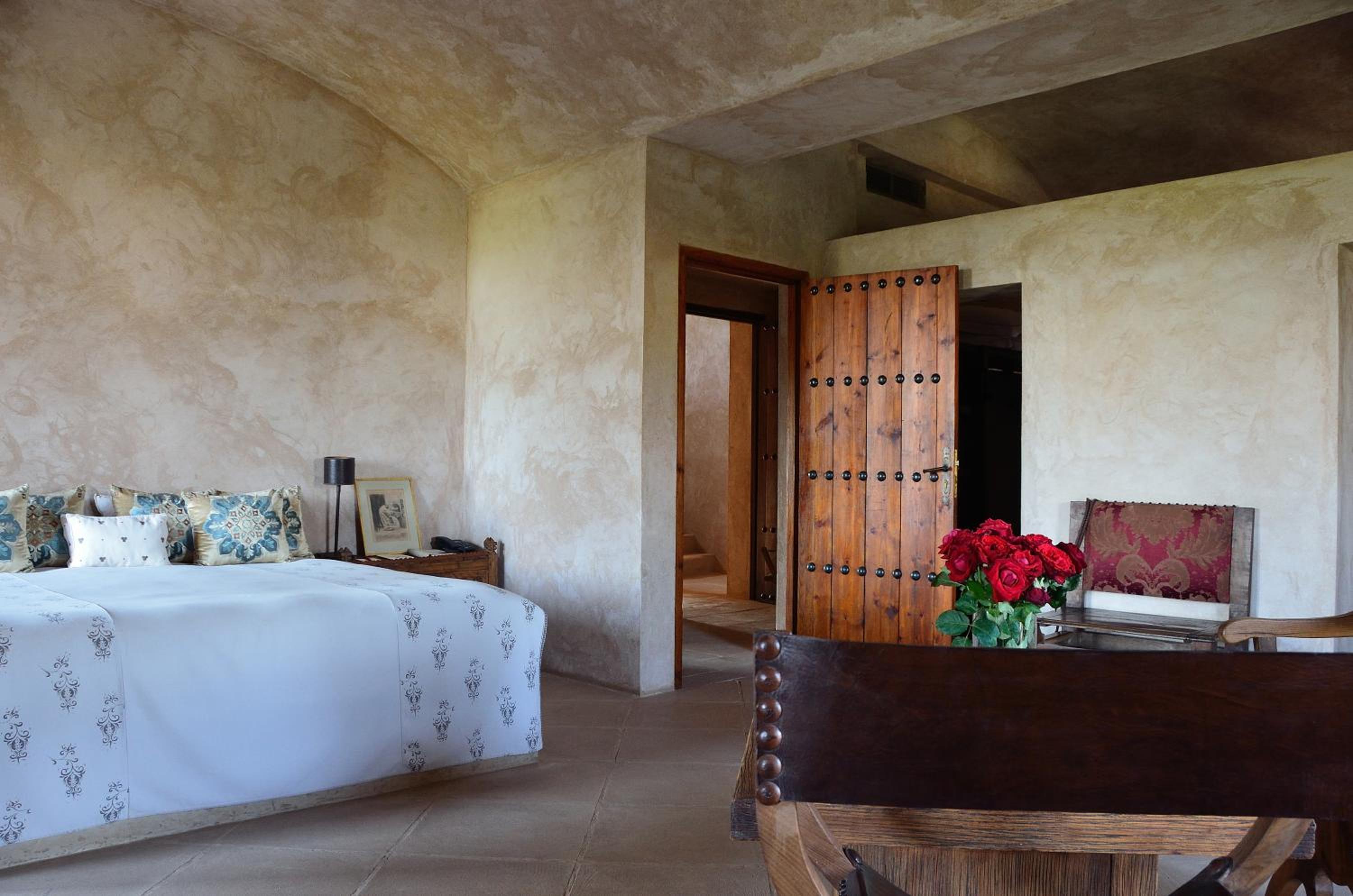 La Tour - Two-Bedroom Apartment with Pool - Photo 1