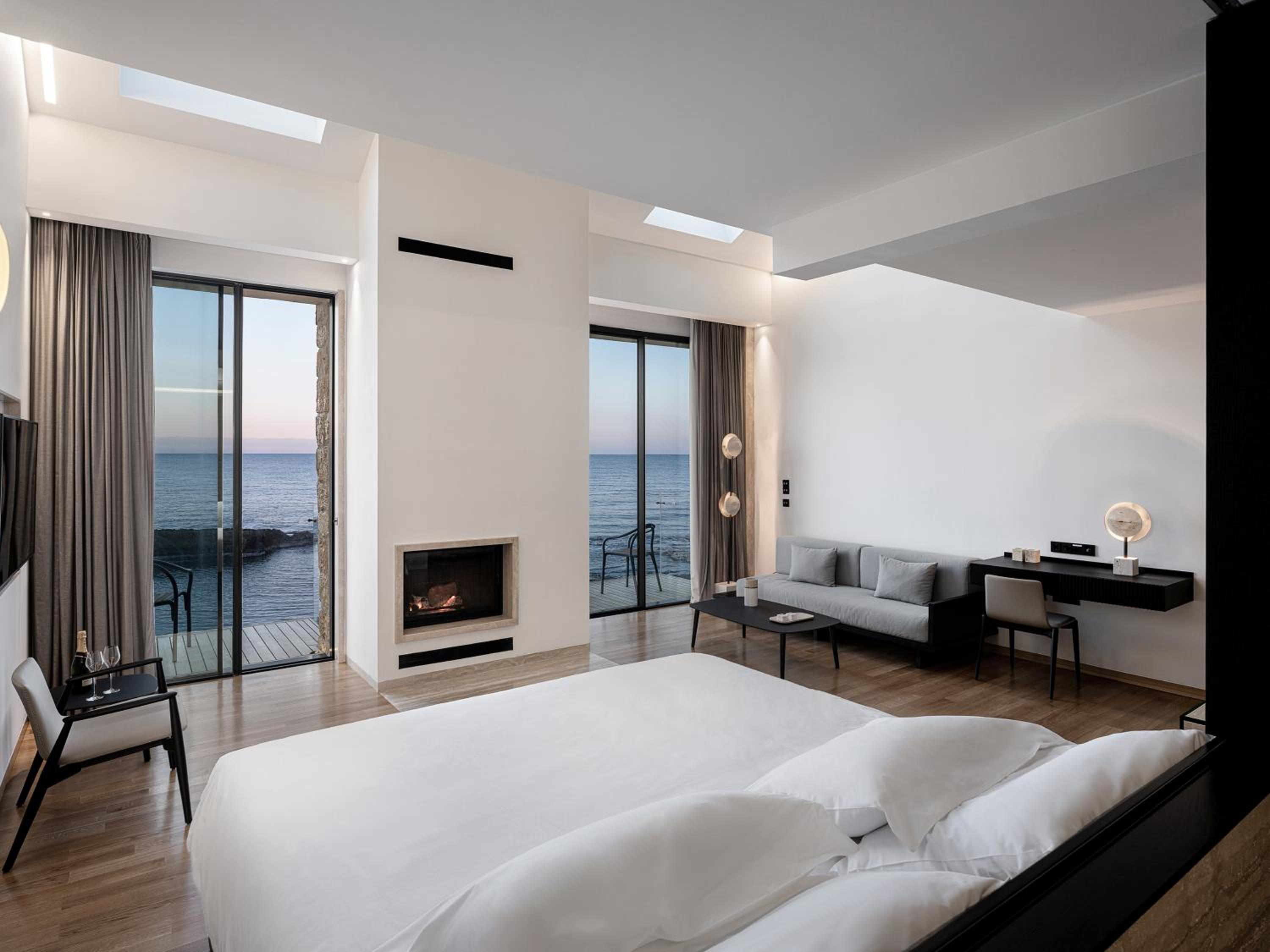 Presidential Suite Sea Front with balcony and Jacuzzi