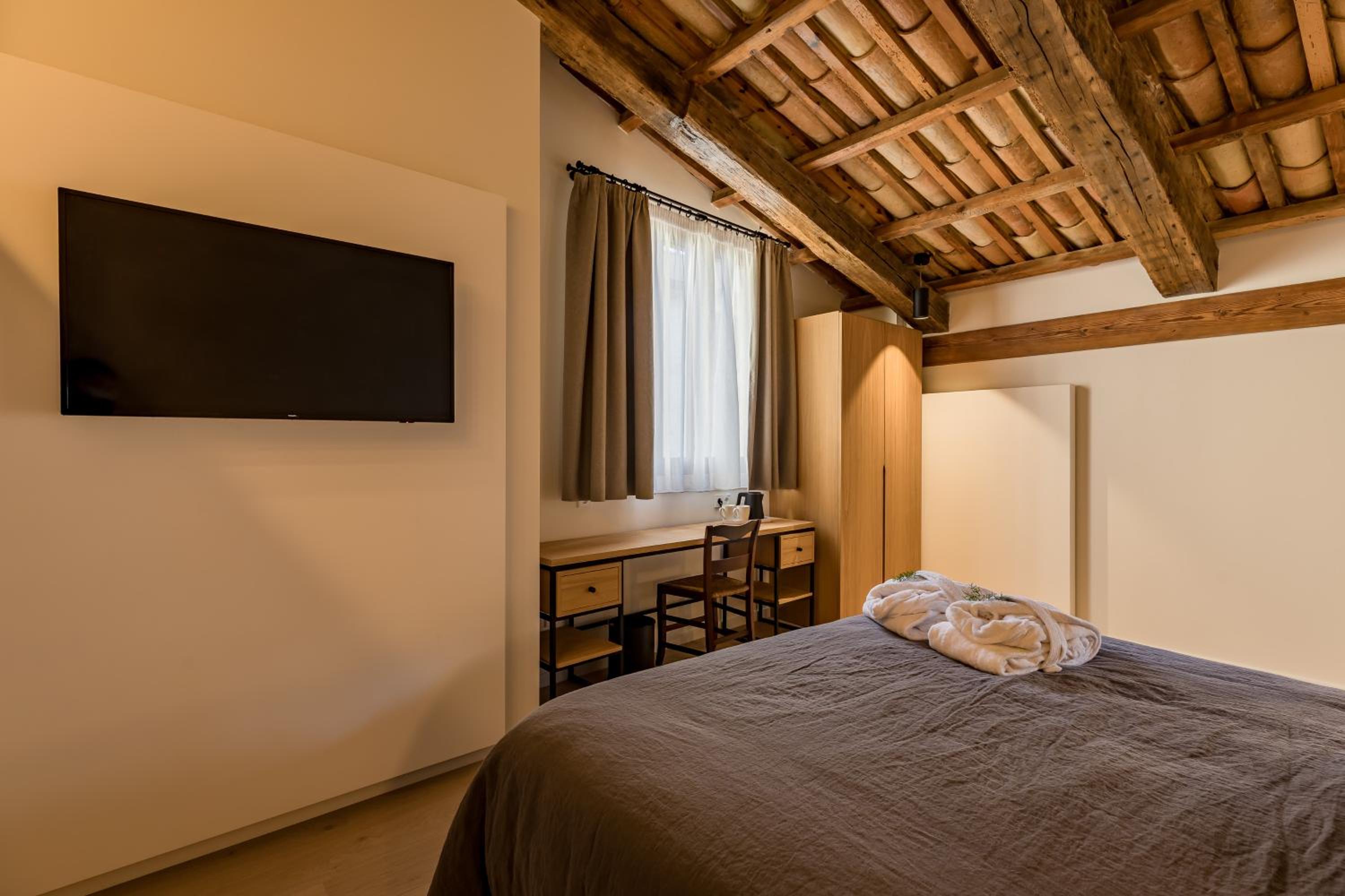 Deluxe Double Room - Photo 2