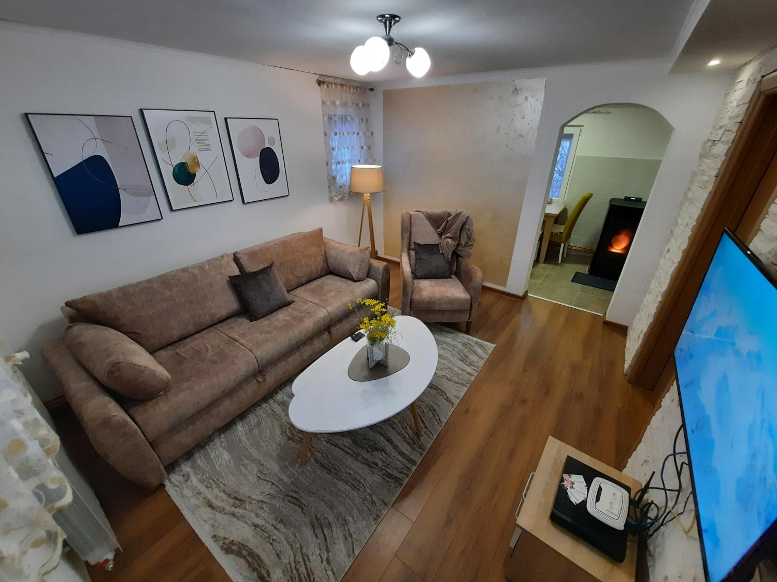 One-Bedroom Apartment photo 1