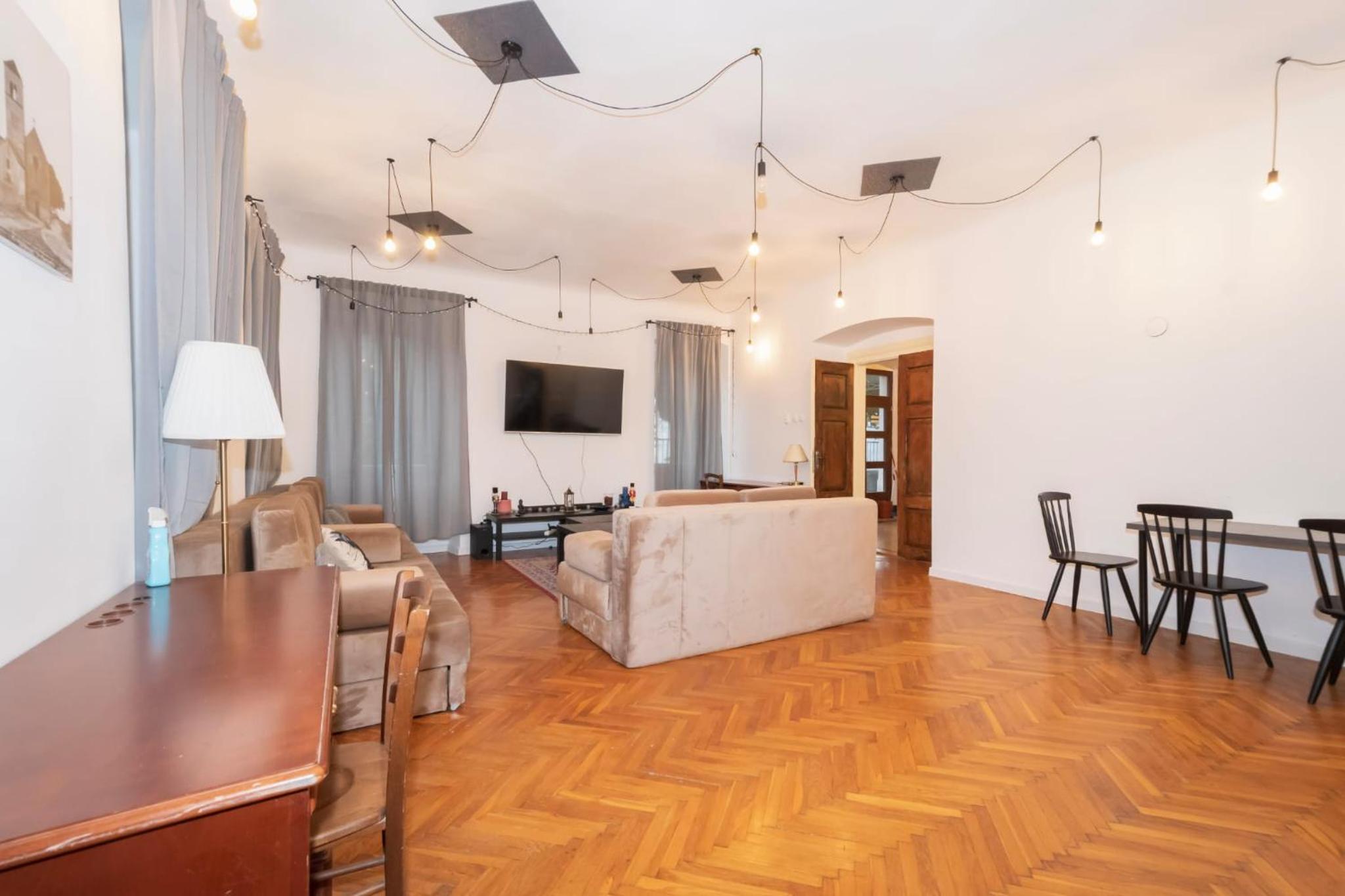 Single Bed in 6-Bed Dormitory Room