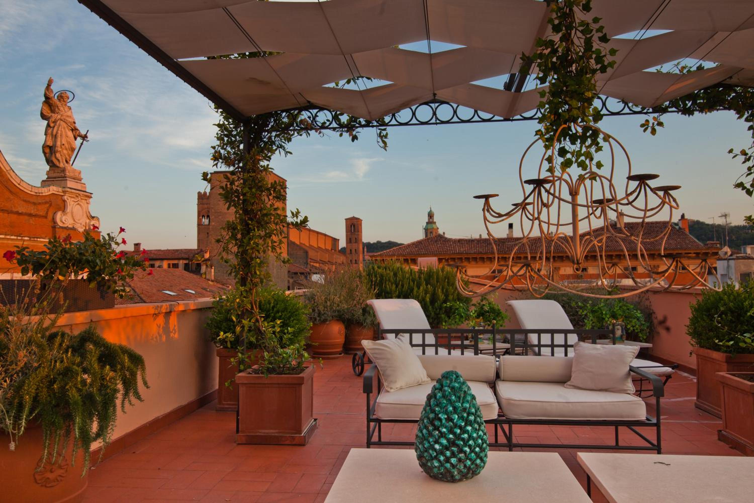 Suite with Terrace - Photo 13