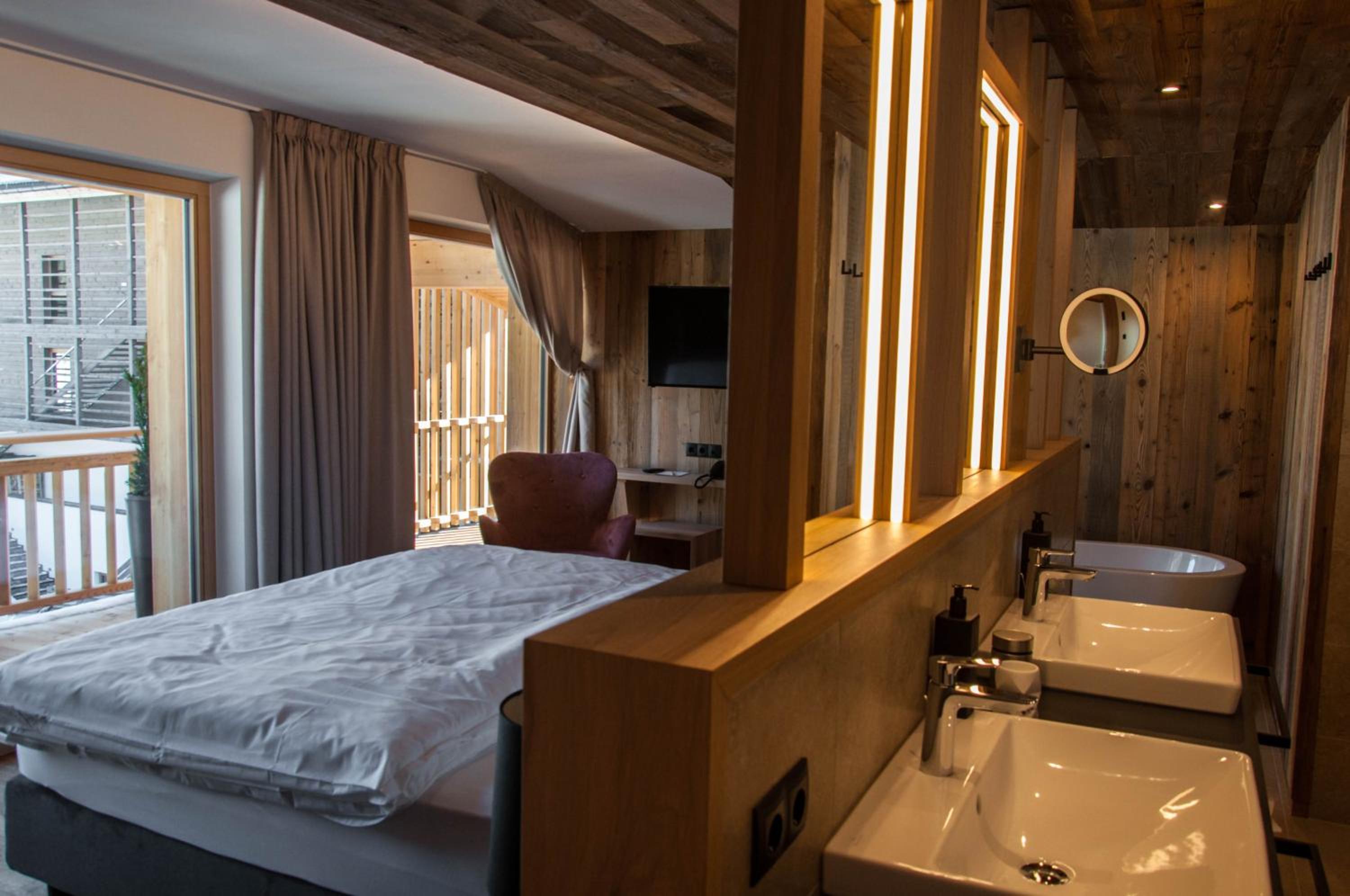Deluxe Double Room photo 2