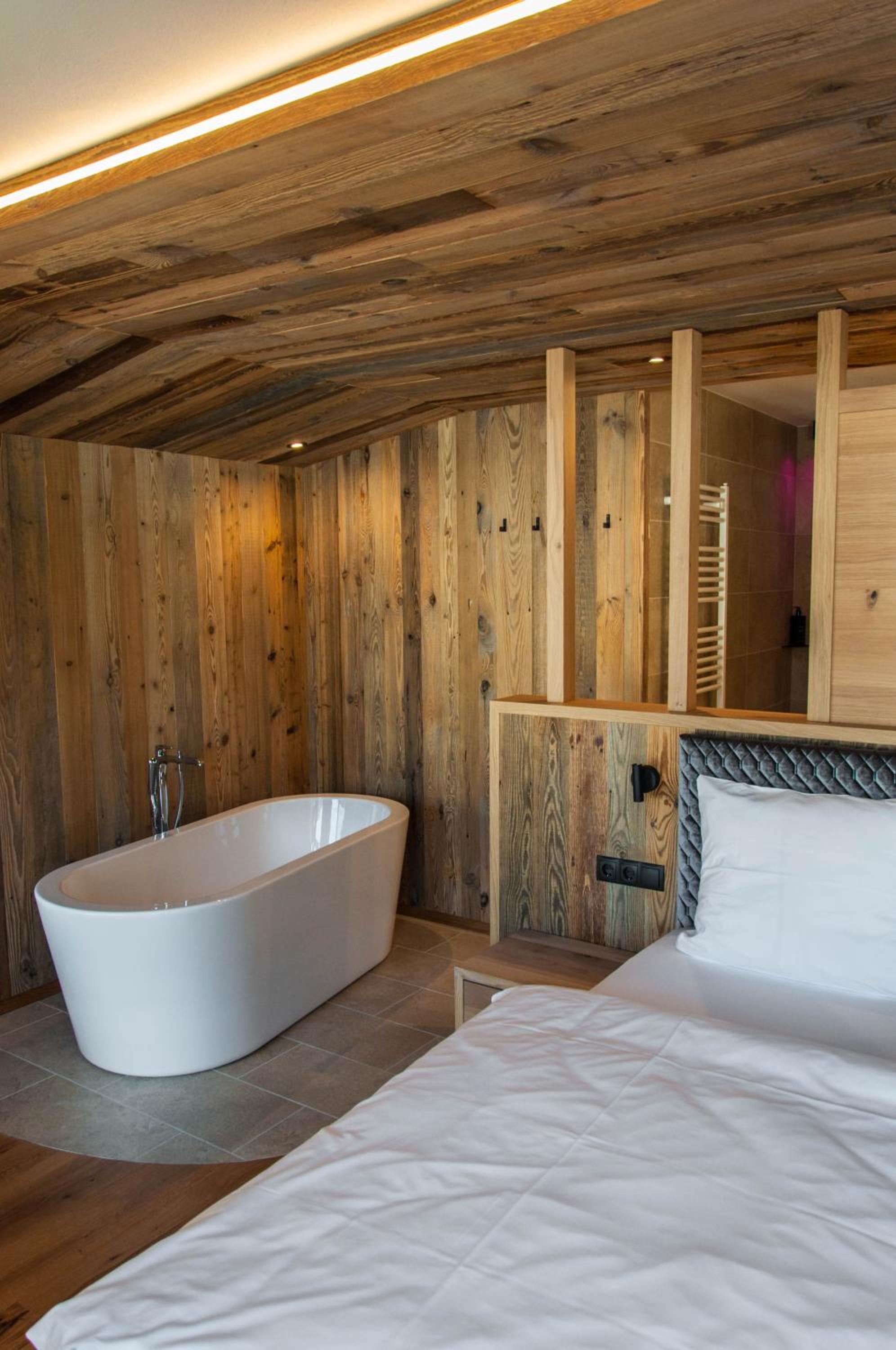 Deluxe Double Room photo 3
