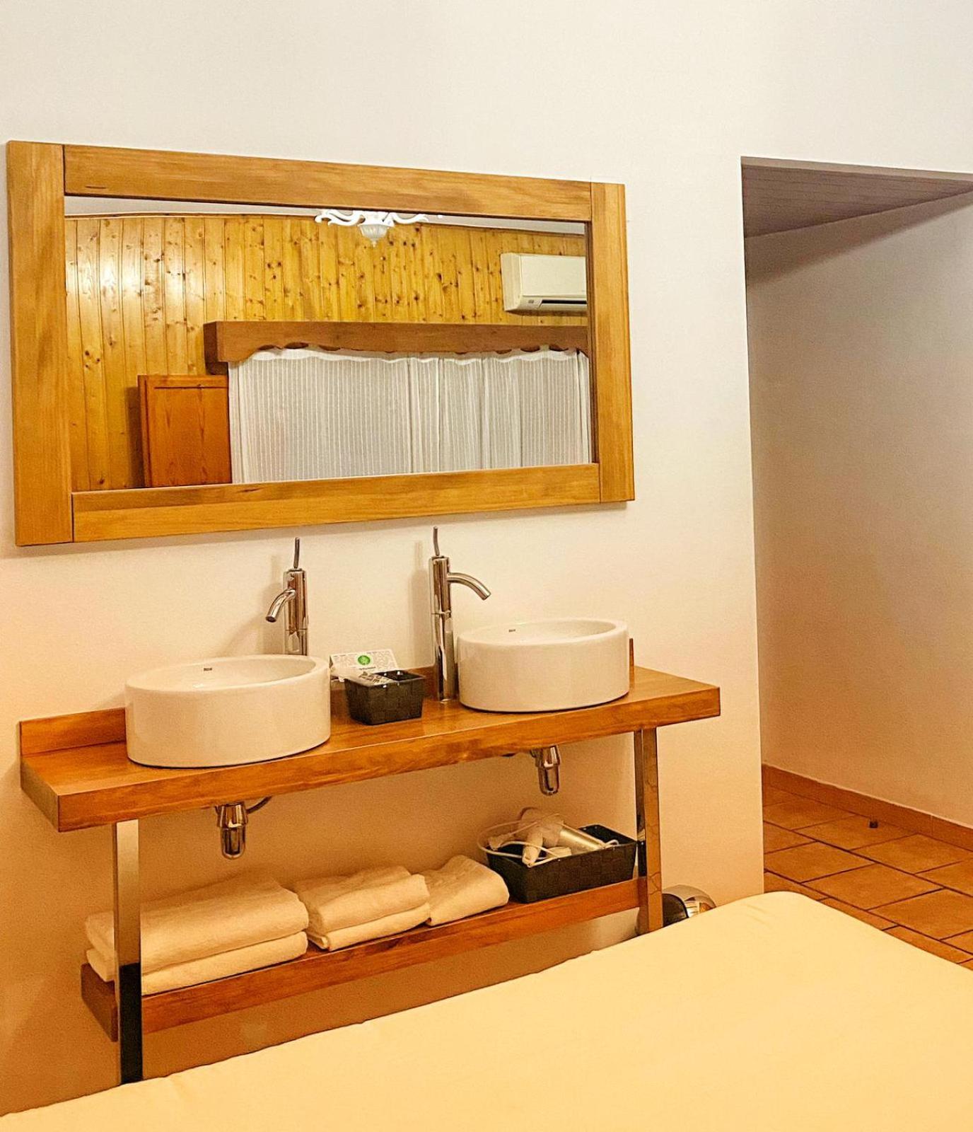 Large Double Room photo 3