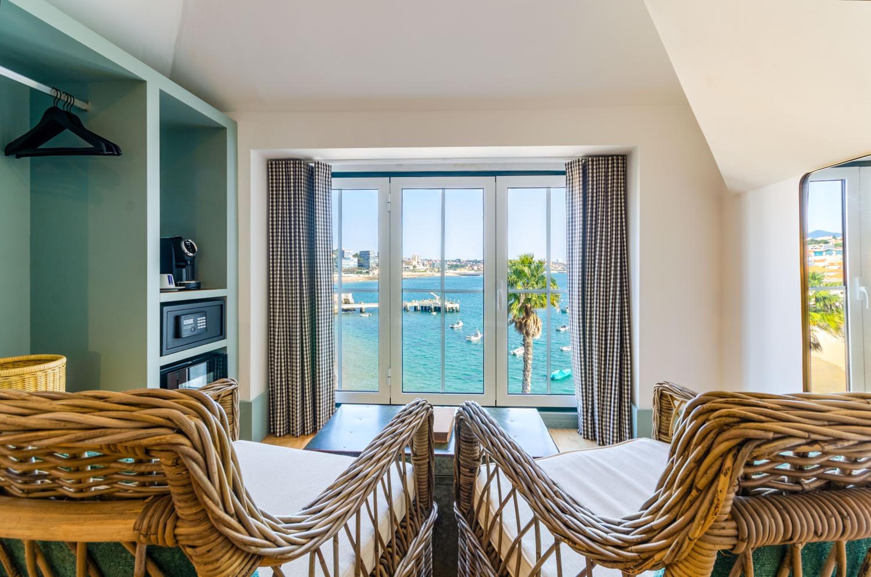 Mansard Junior Suite with Sea View photo 3