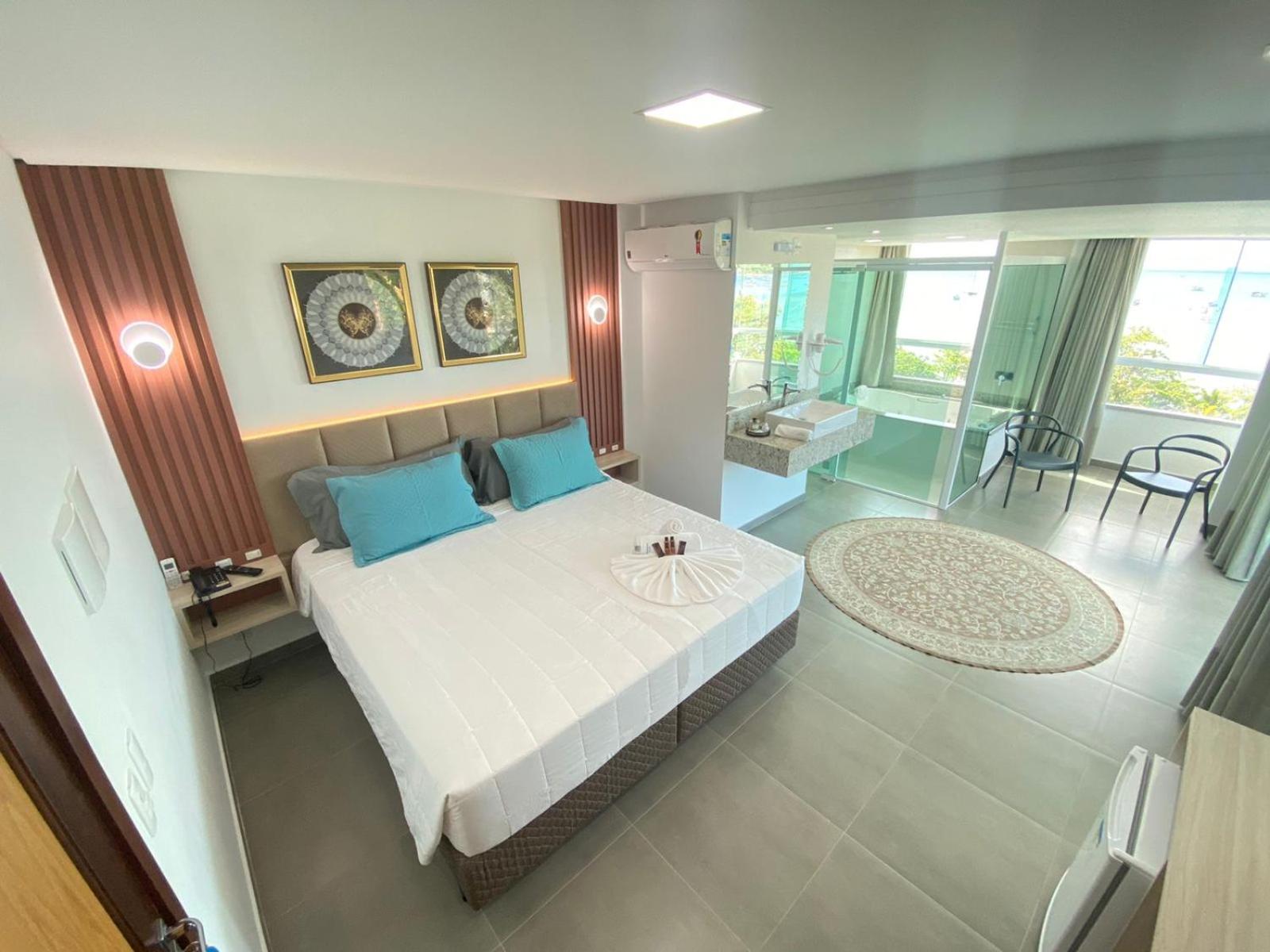 Deluxe King Room photo 1