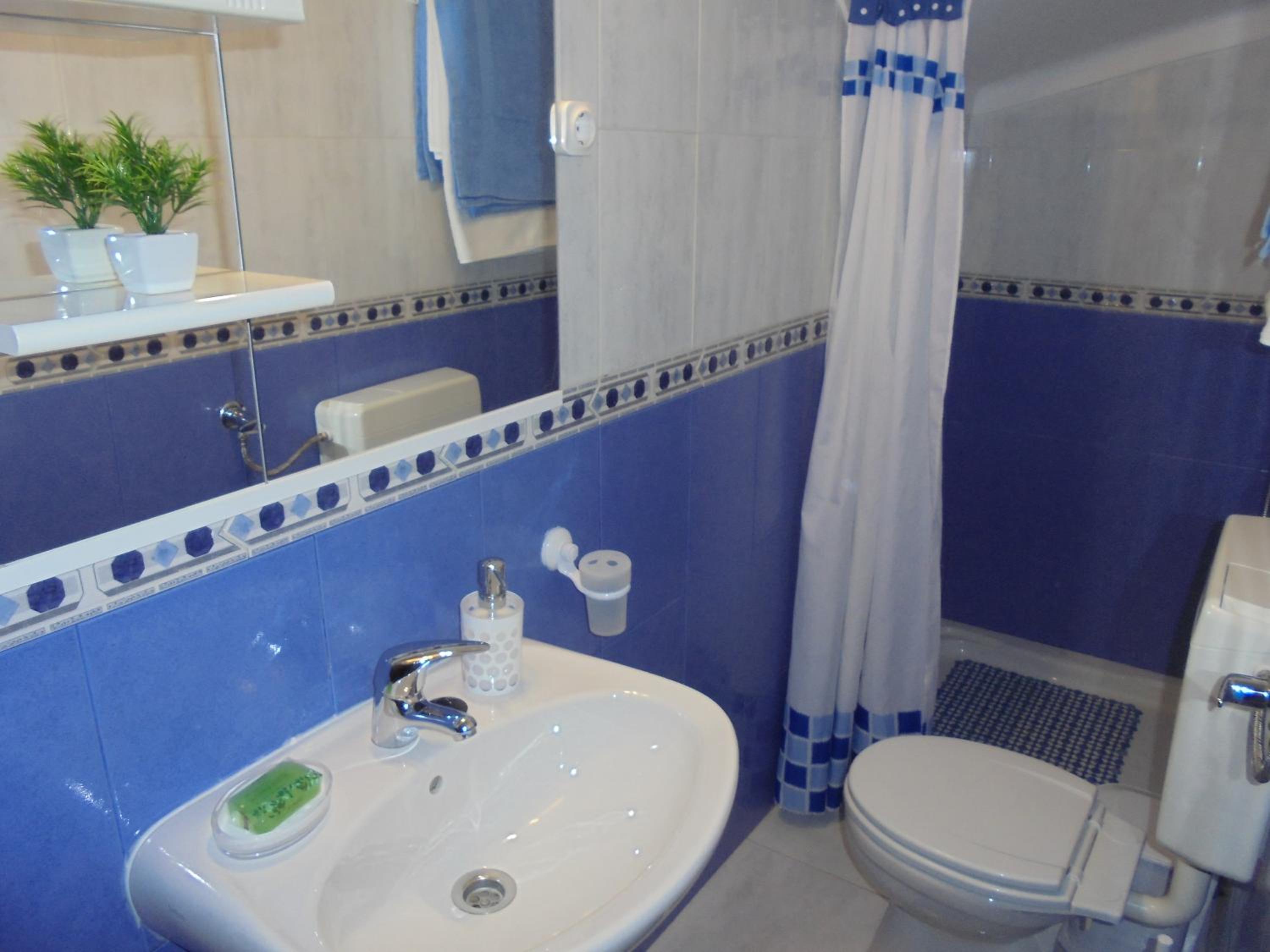 One-Bedroom Apartment - Photo 14