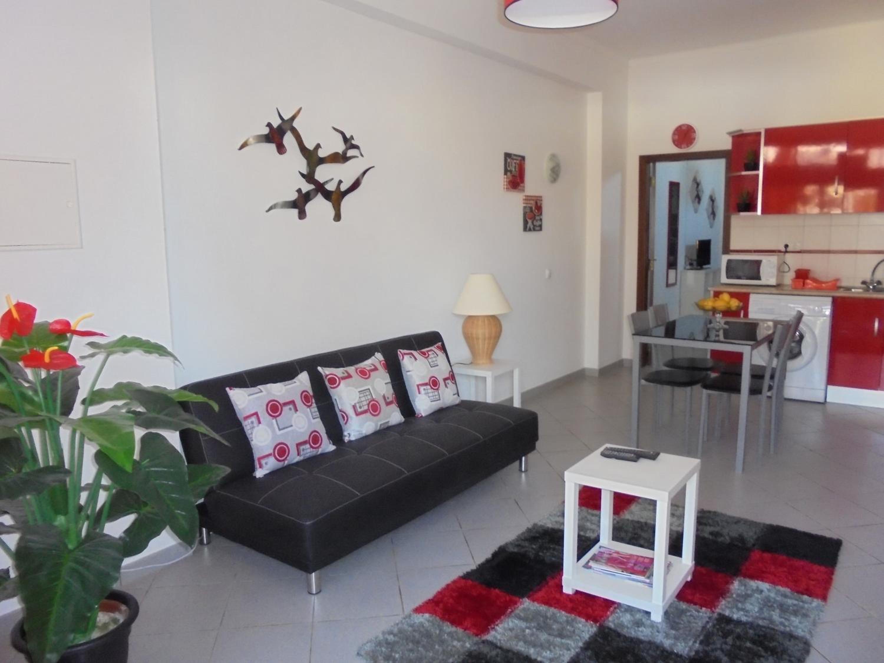 One-Bedroom Apartment - Photo 5