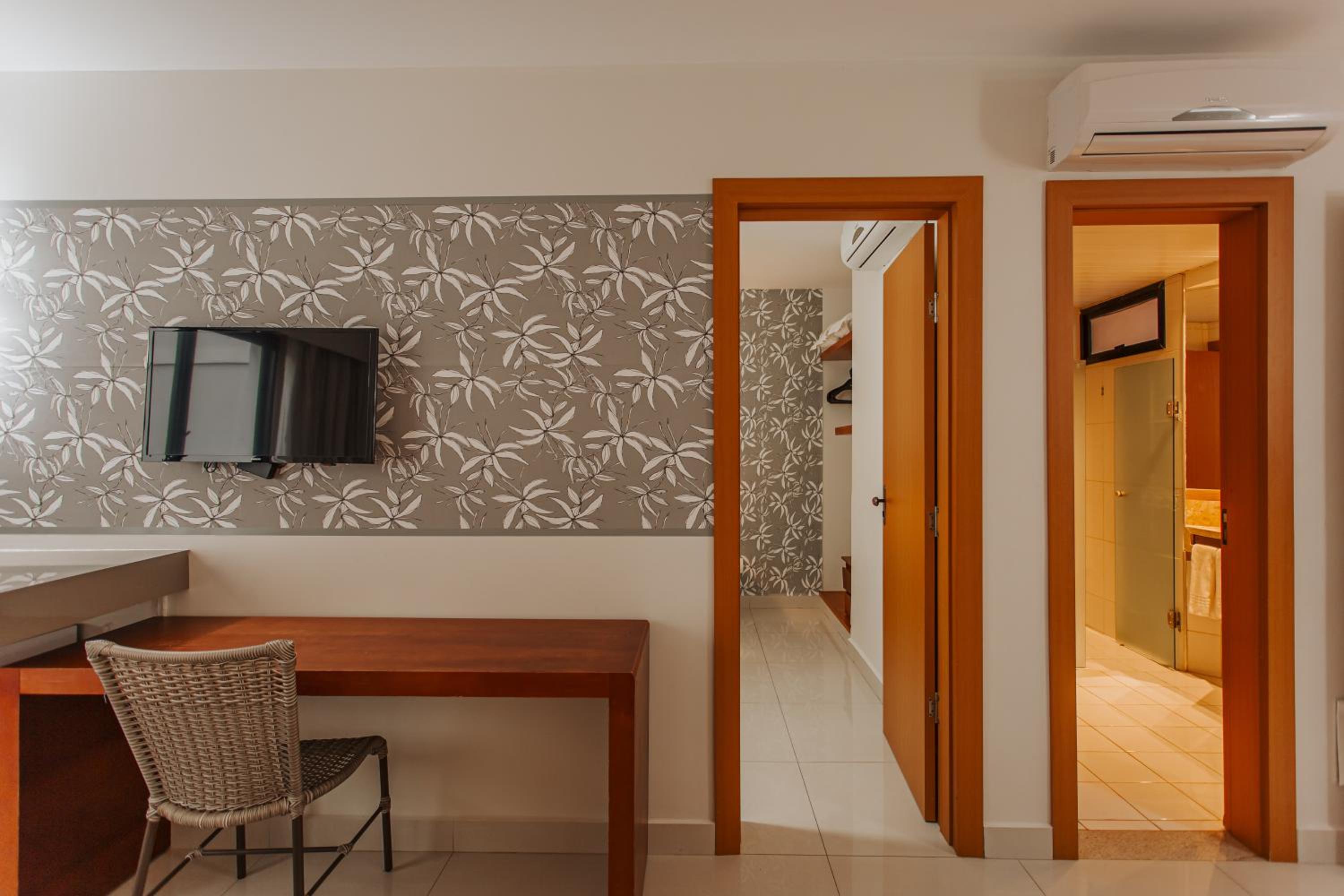 Junior Suite with Access to Hot Park and Parque das Fontes photo 3