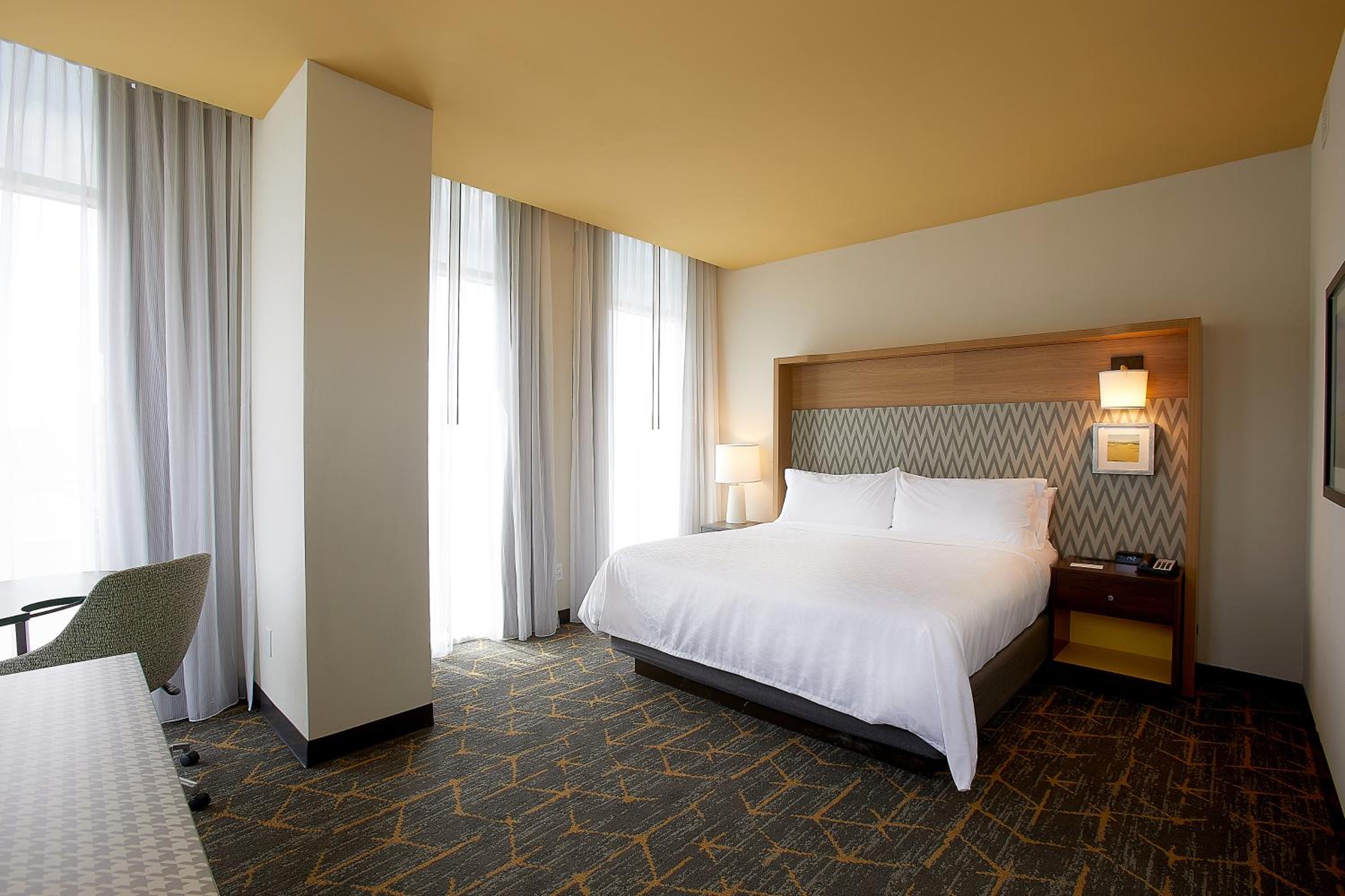 Premium King Room - Photo 1
