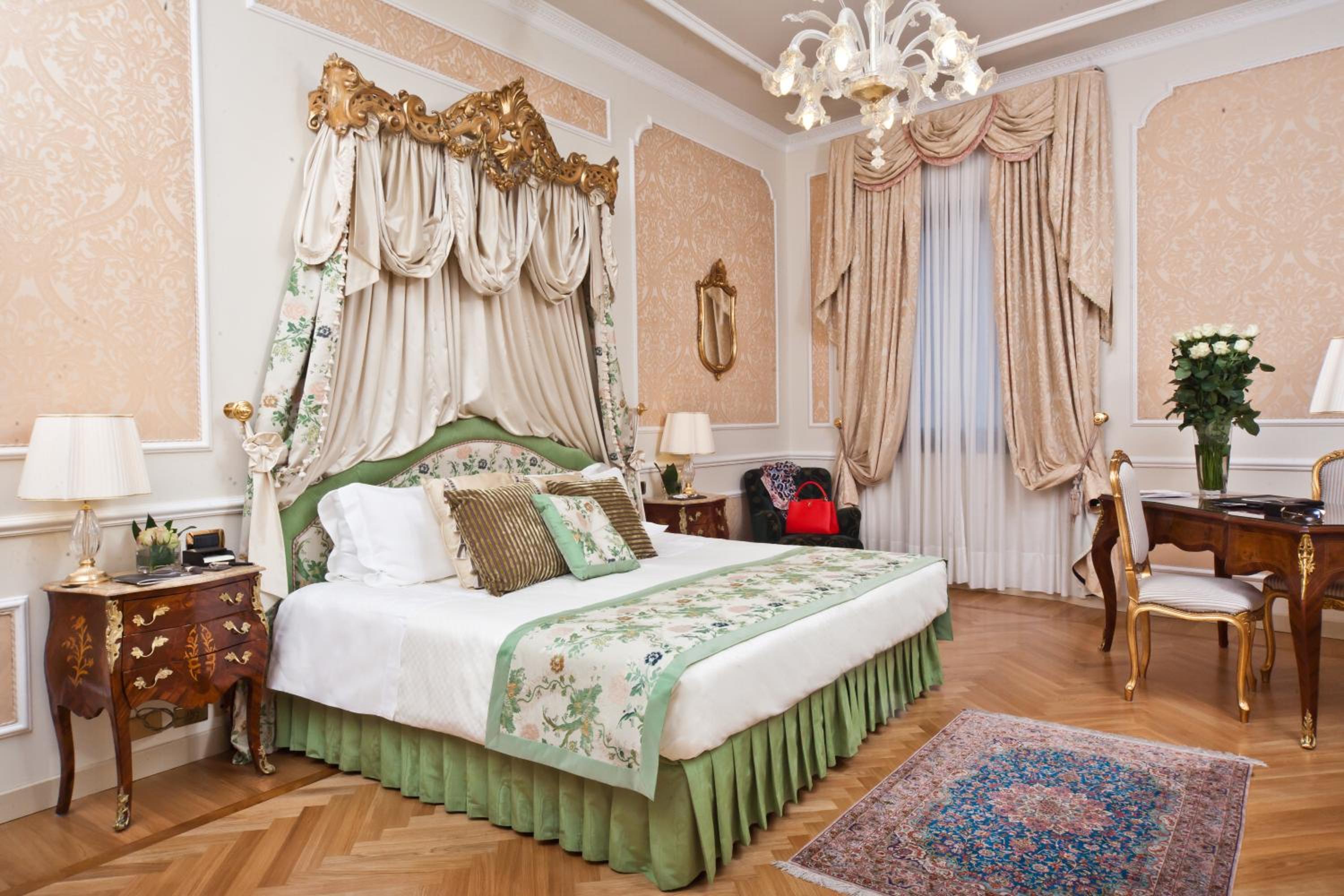 Junior Suite - Photo 13