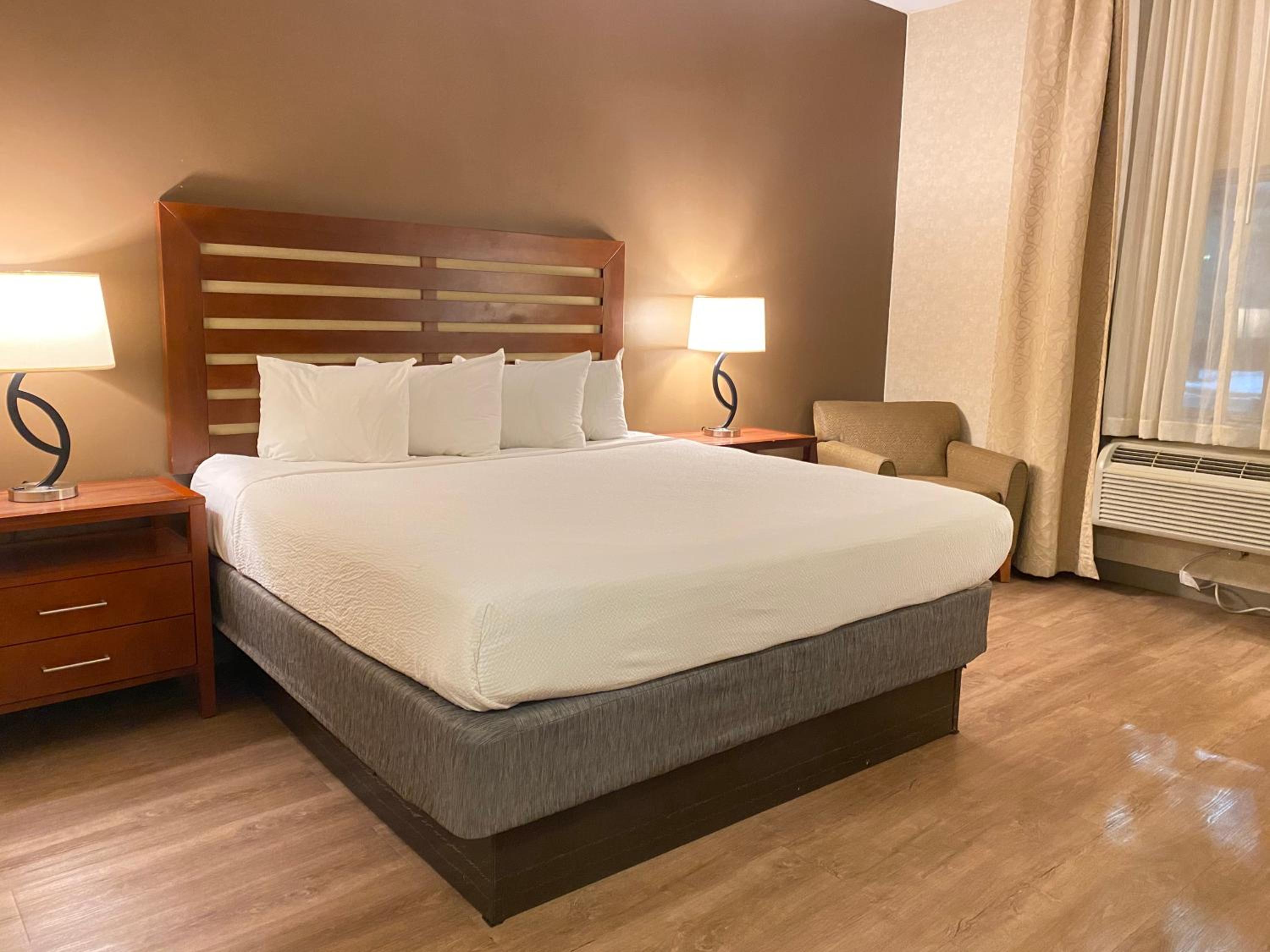 King Room - Disability Access photo 3