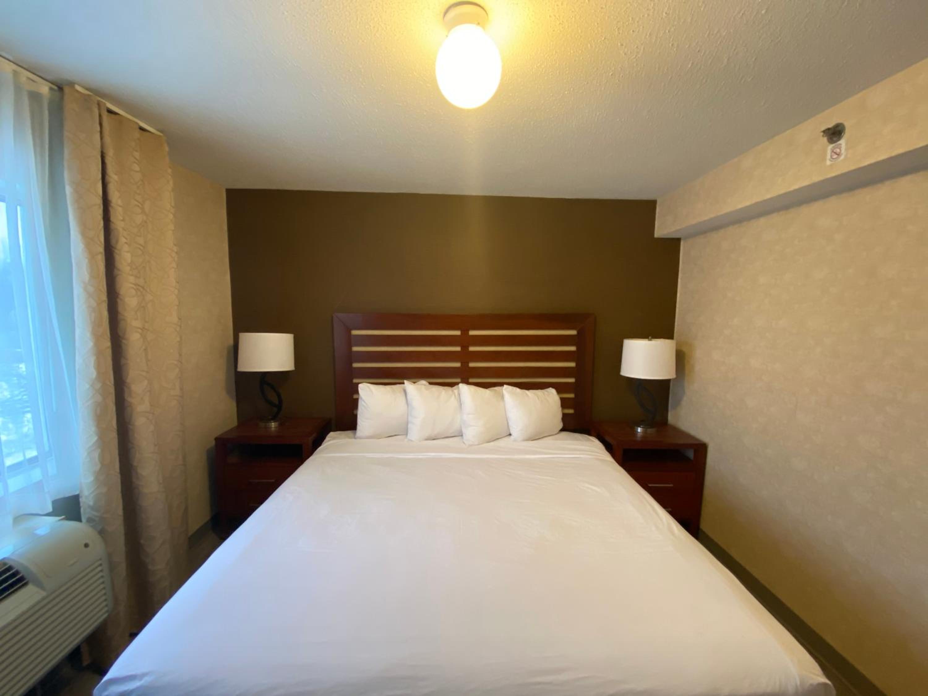 Two-Bedroom Suite - Non-Smoking photo 3