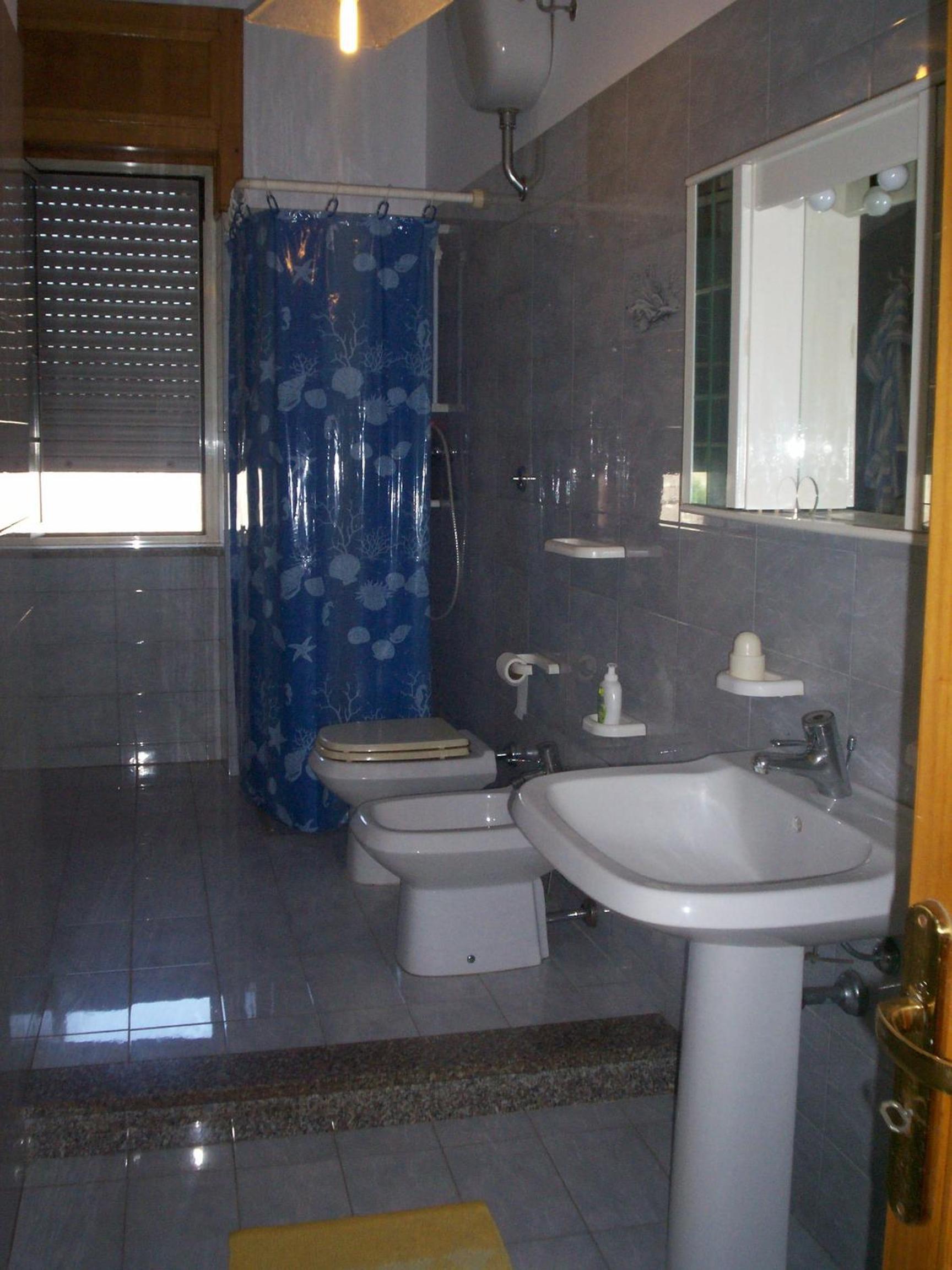 Double Room with Private Bathroom - Photo 2