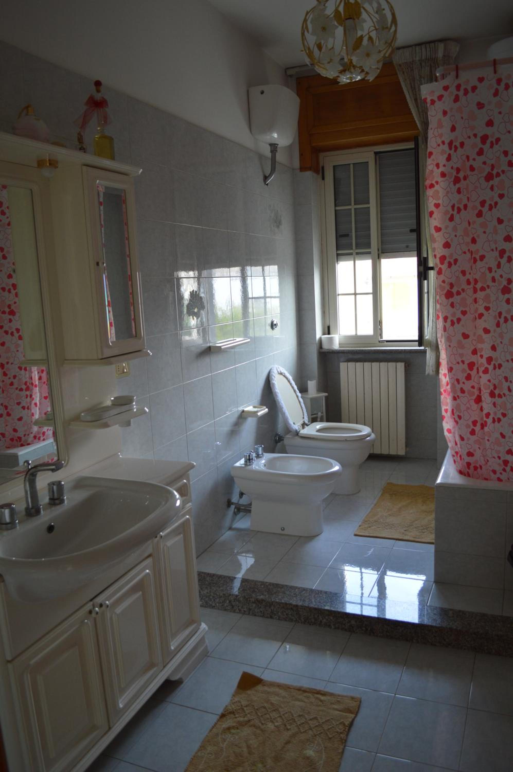 Double or Twin Room with Private Bathroom - Photo 6
