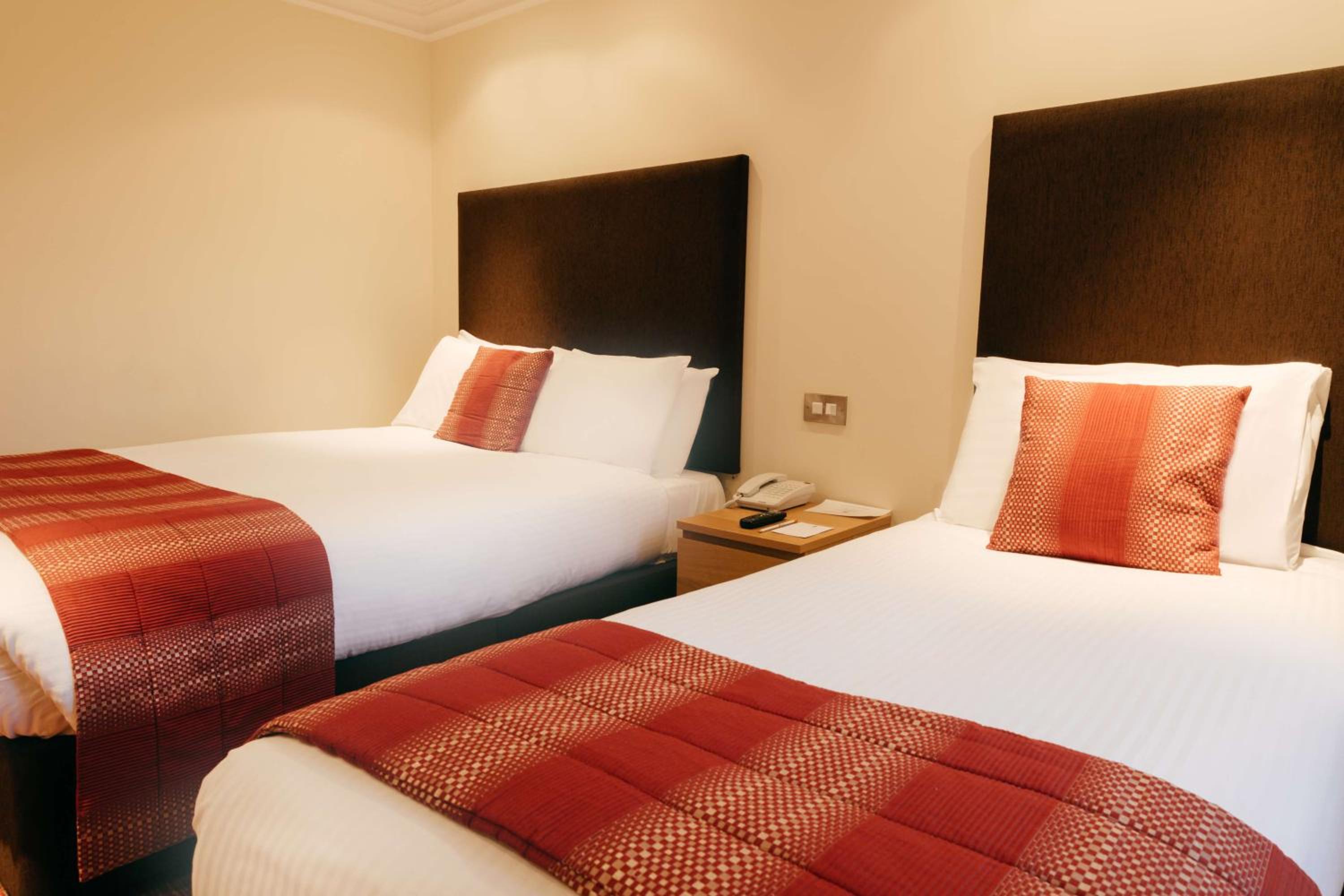 Standard Twin Room - Non-Smoking - Photo 5