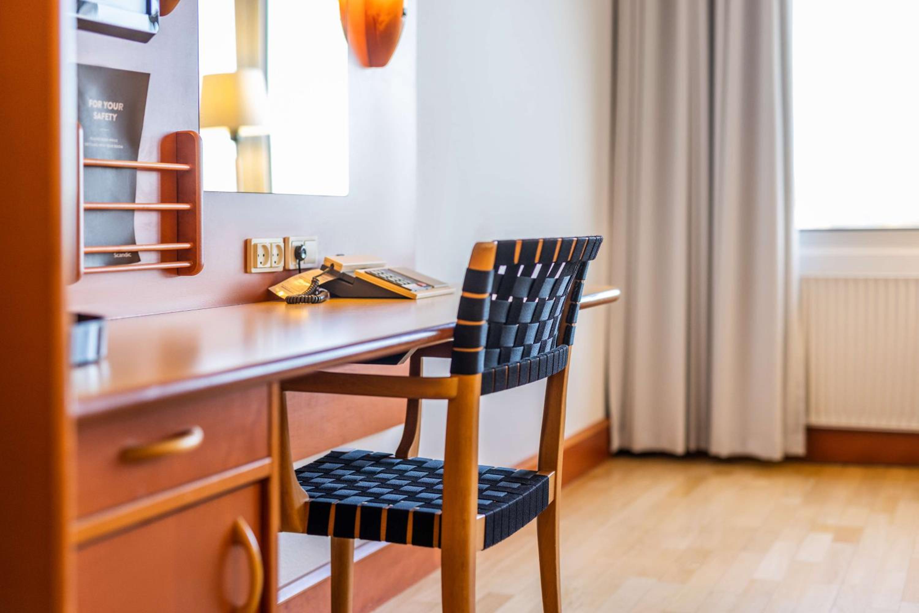 Standard Twin Room - Photo 4