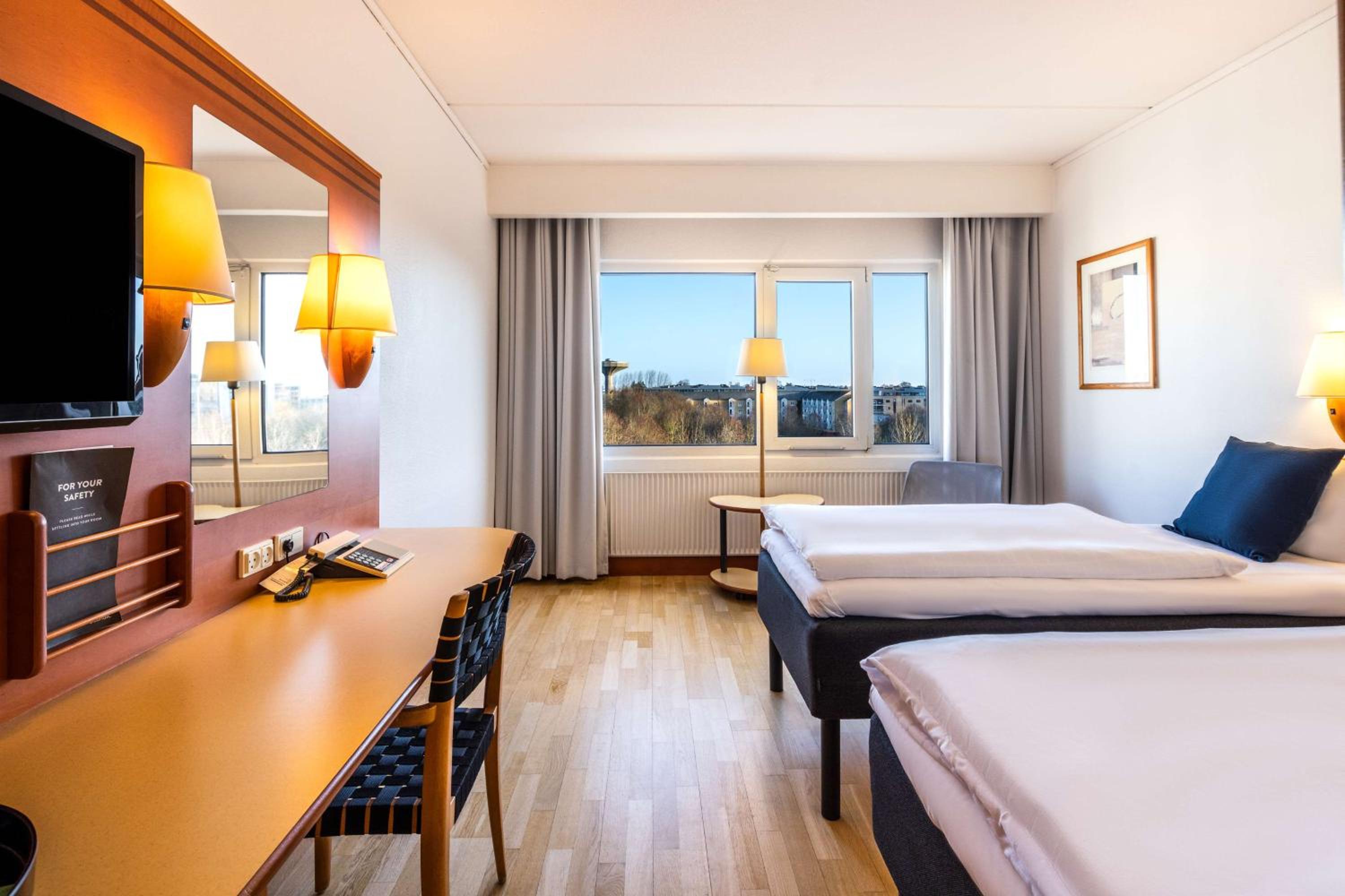 Standard Twin Room - Photo 1