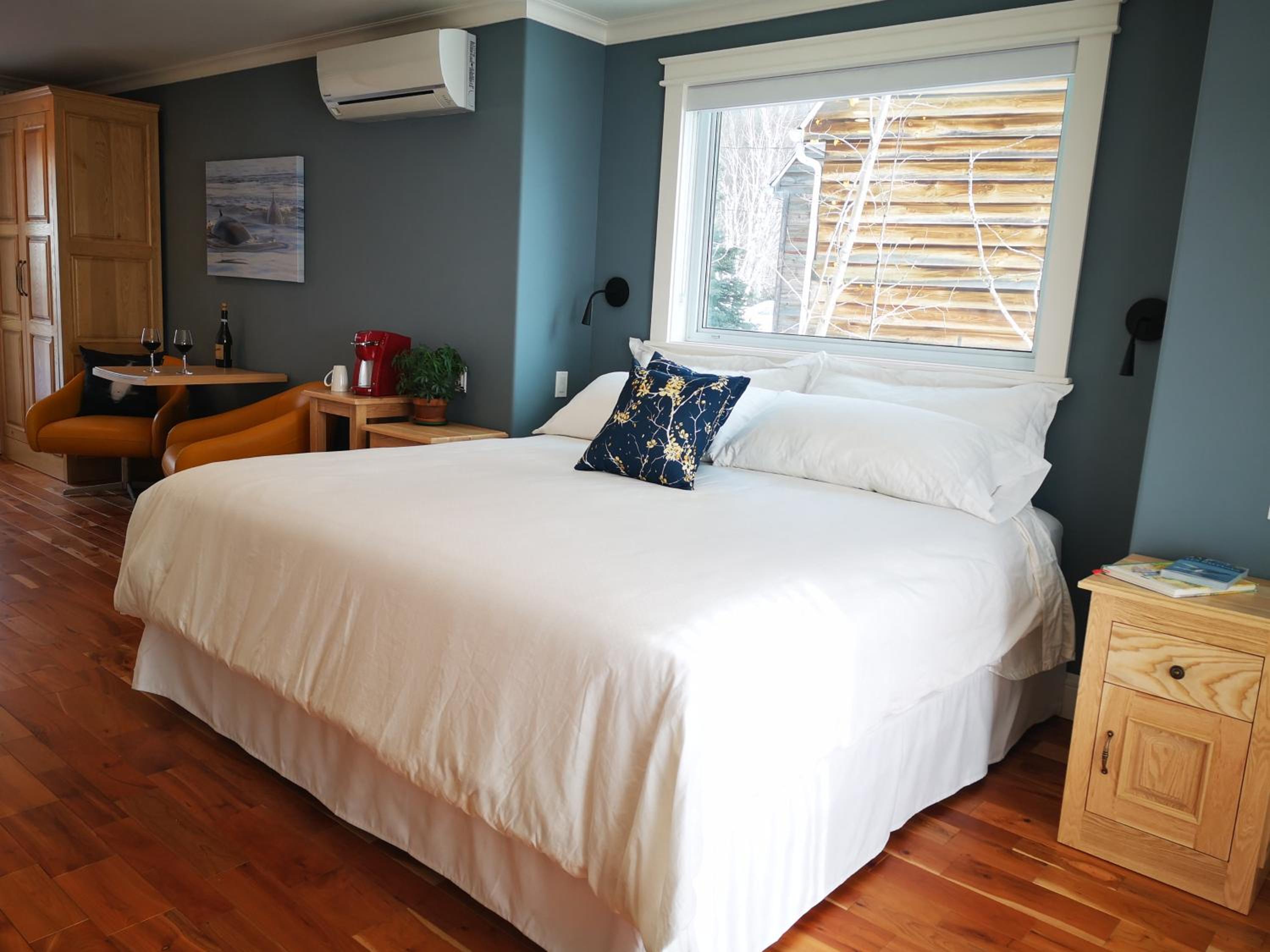 King Room with Balcony photo 1