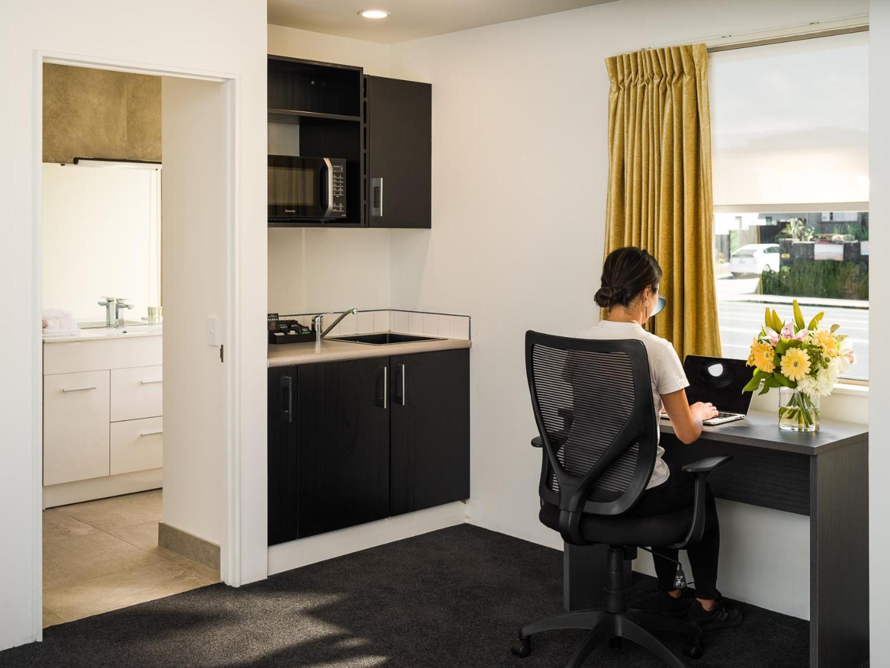 Deluxe Room - Photo 11