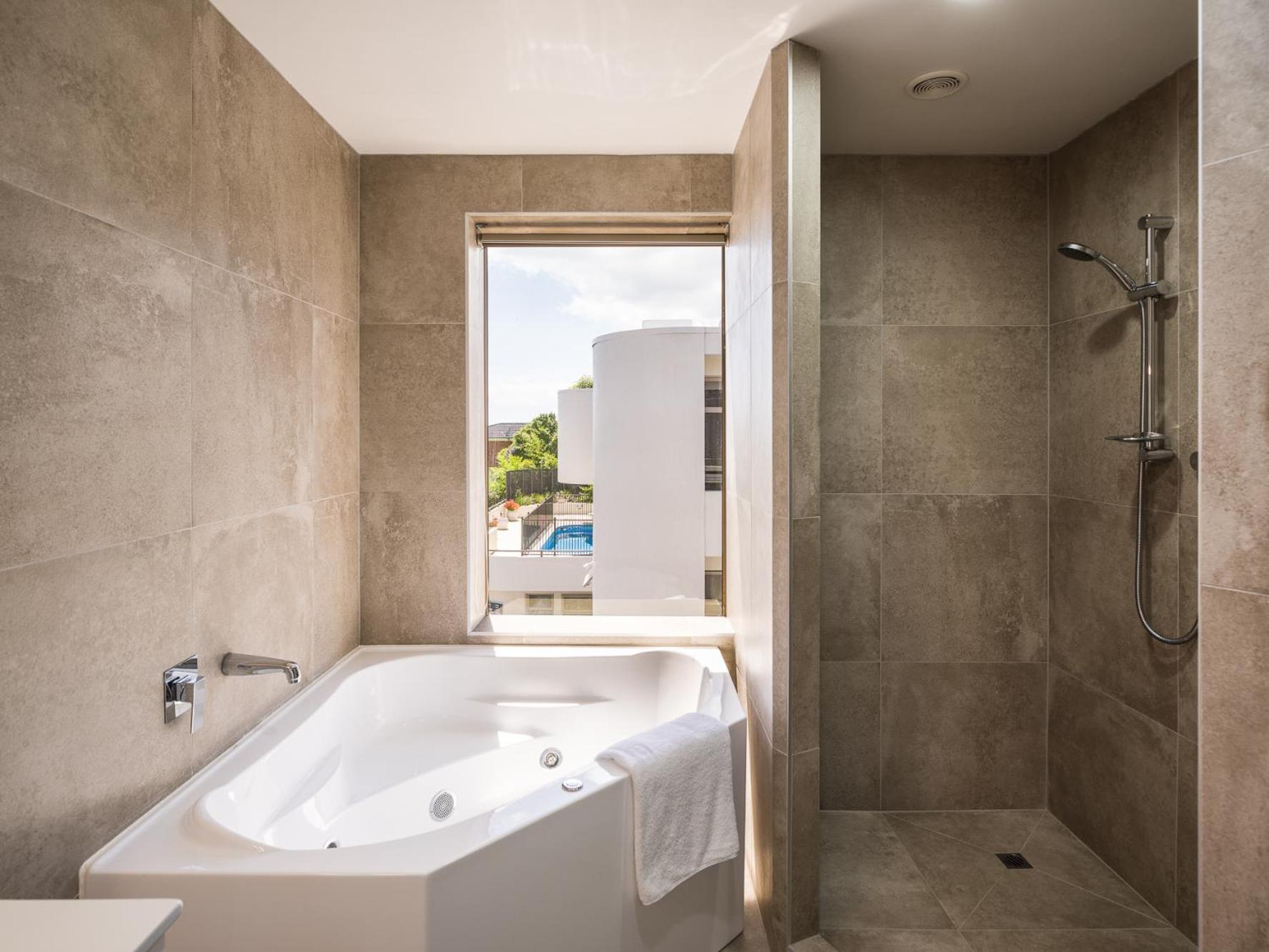 Deluxe Spa Room - Photo 2