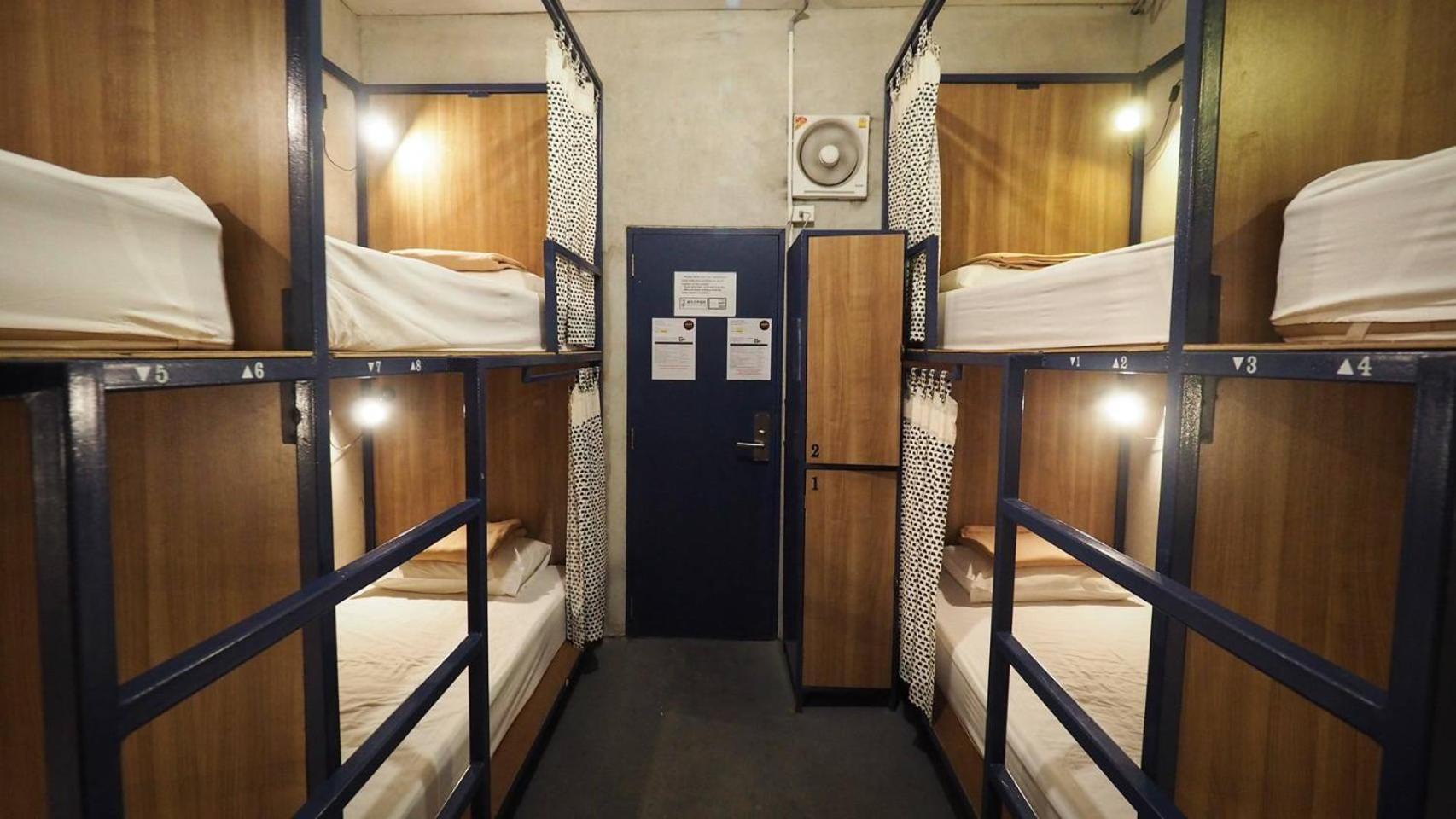Bed in 8-Female Dormitory Room photo 3