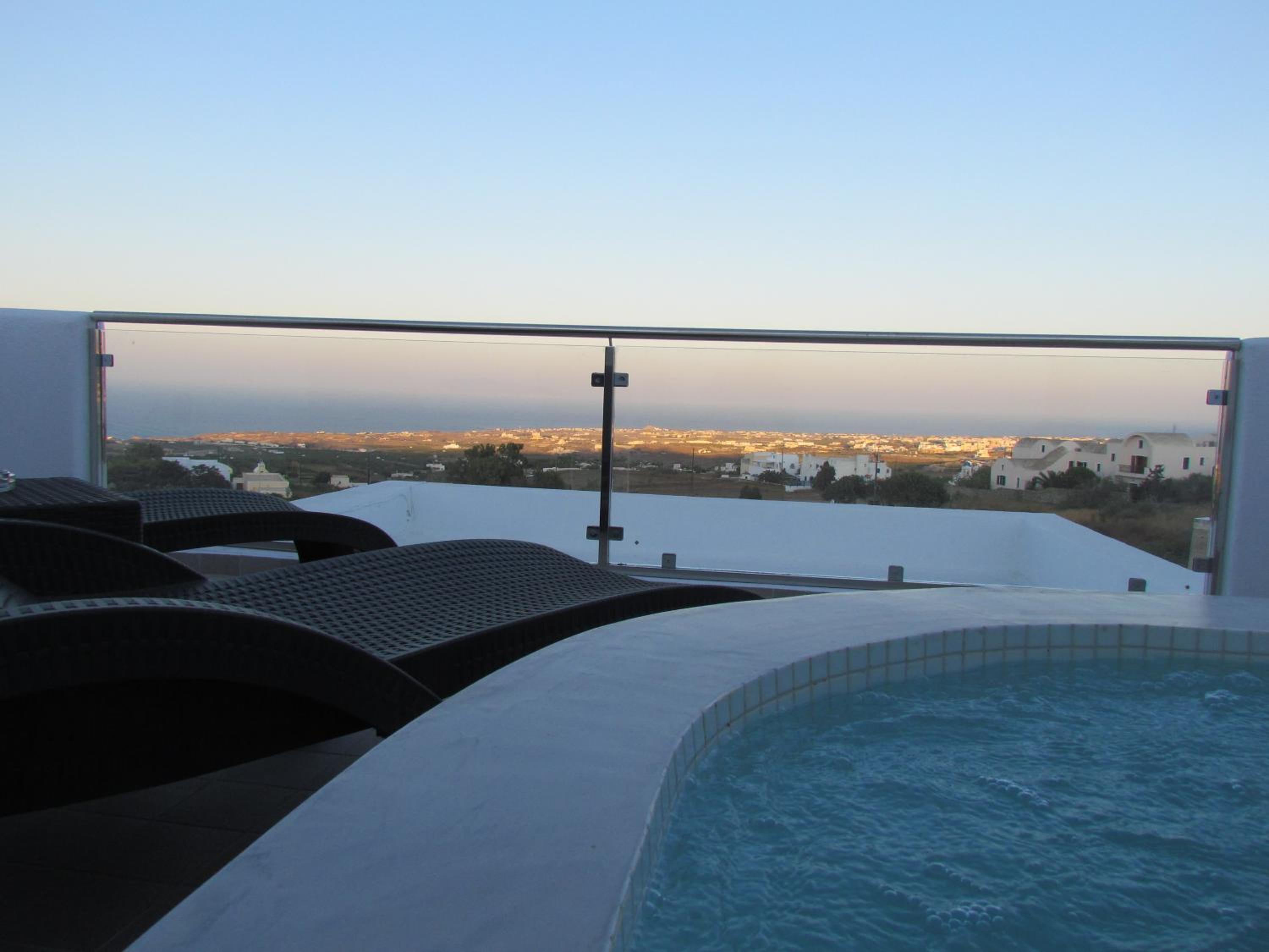 Deluxe Double Room with Hot Tub - Photo 6