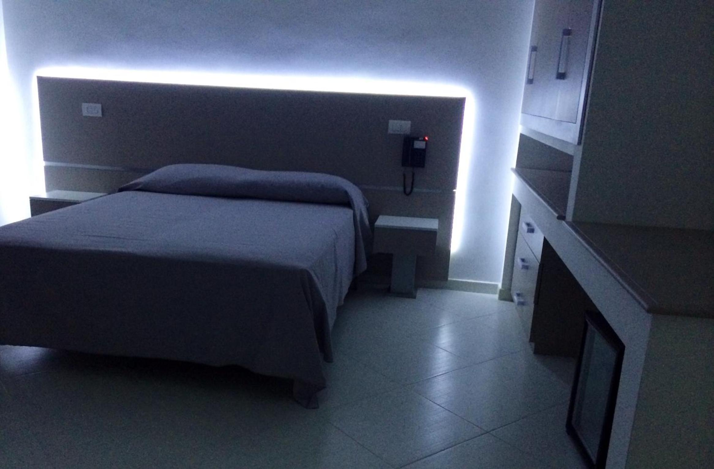 Double Room - Photo 6